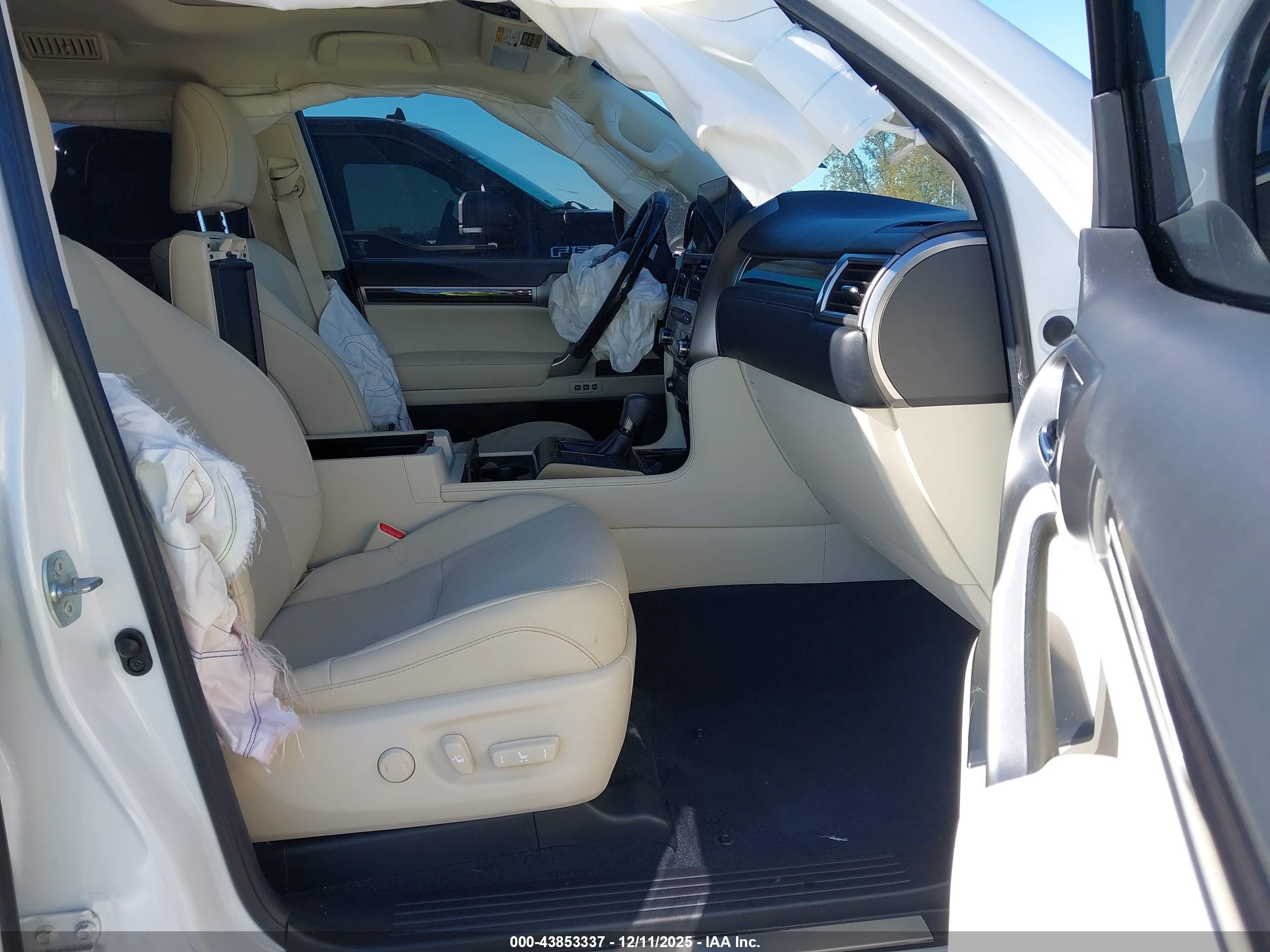 LEXUS GX image 5