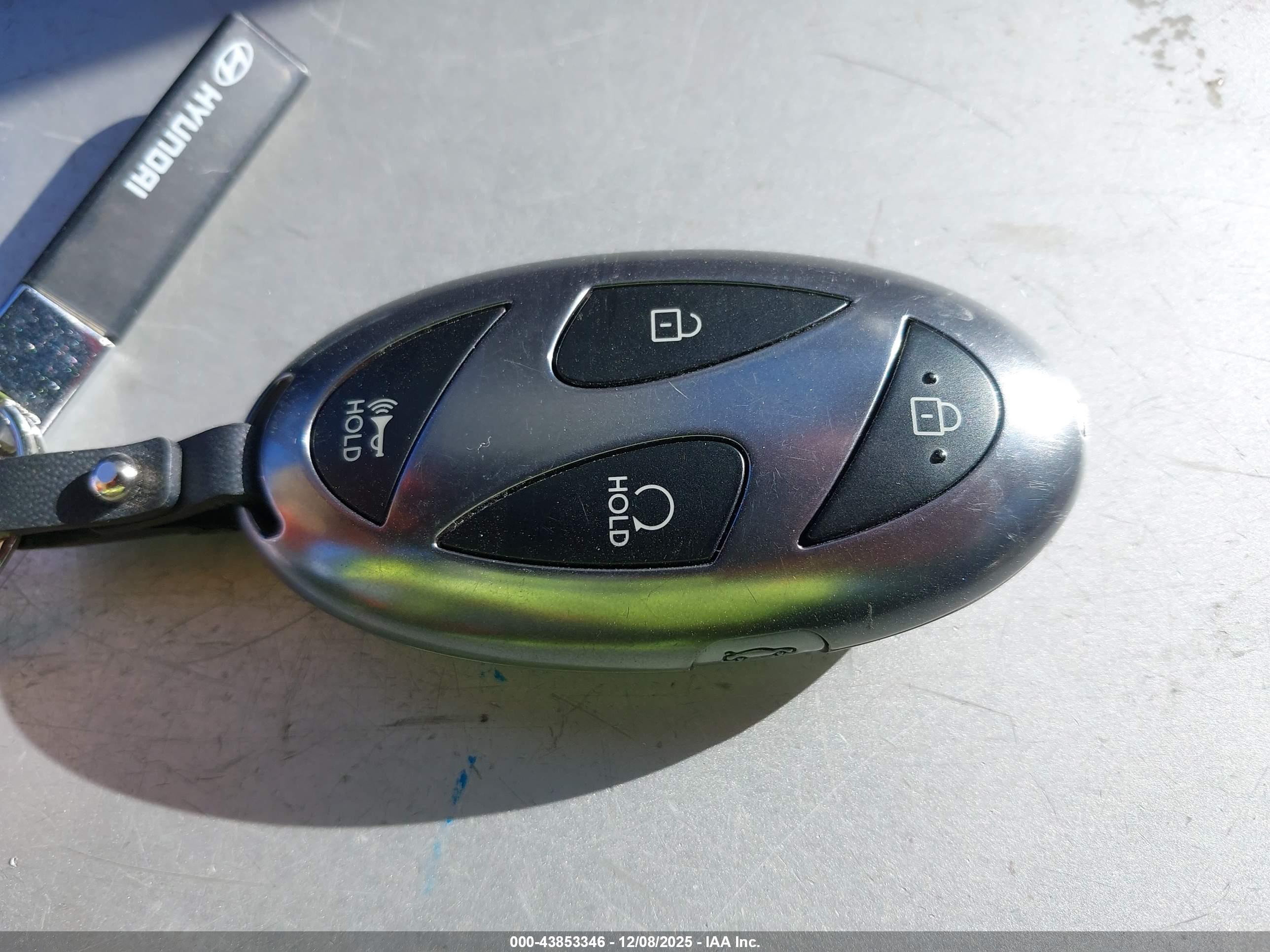 HYUNDAI ELANTRA image 11