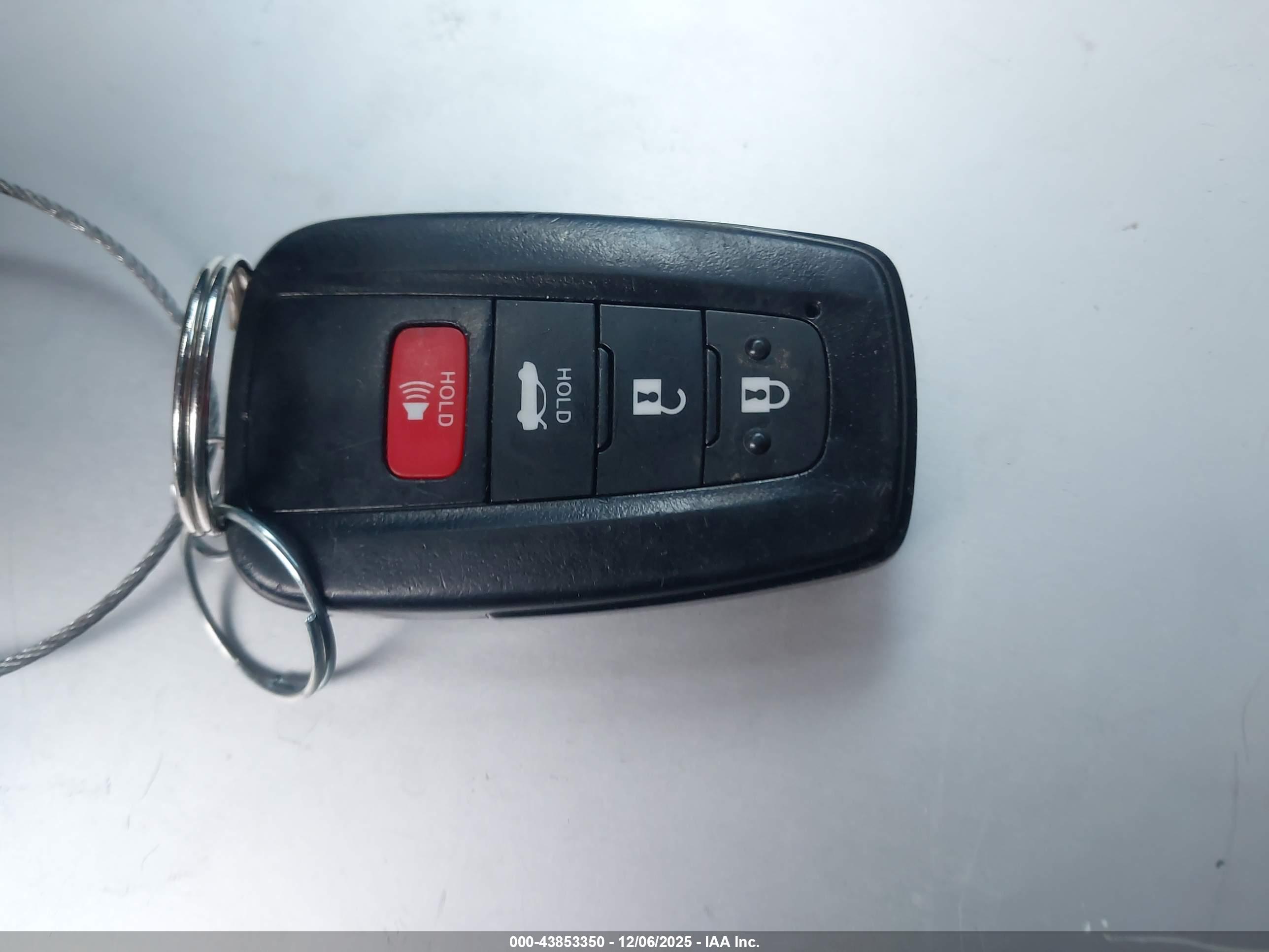 TOYOTA CAMRY image 11