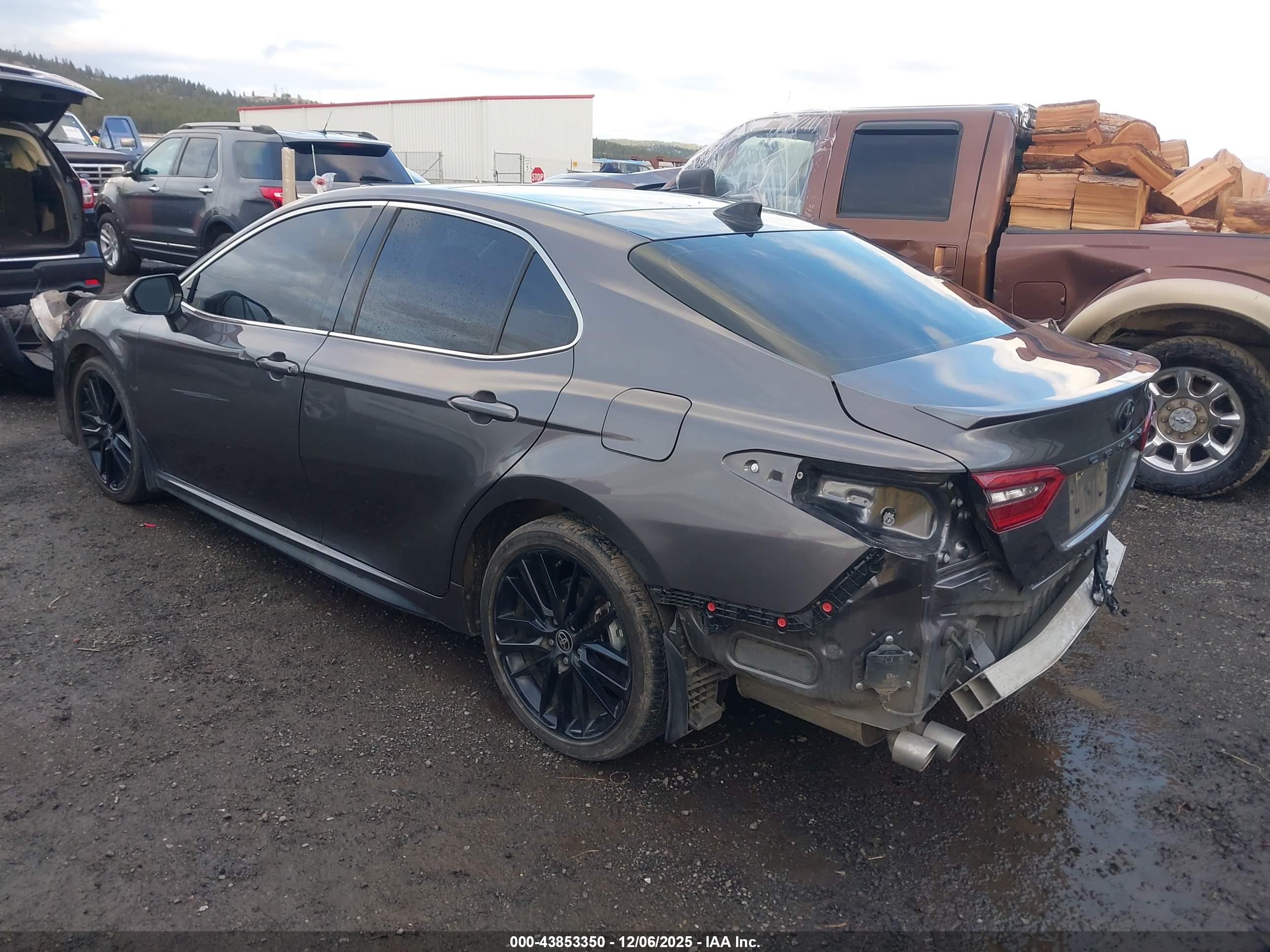 TOYOTA CAMRY image 3
