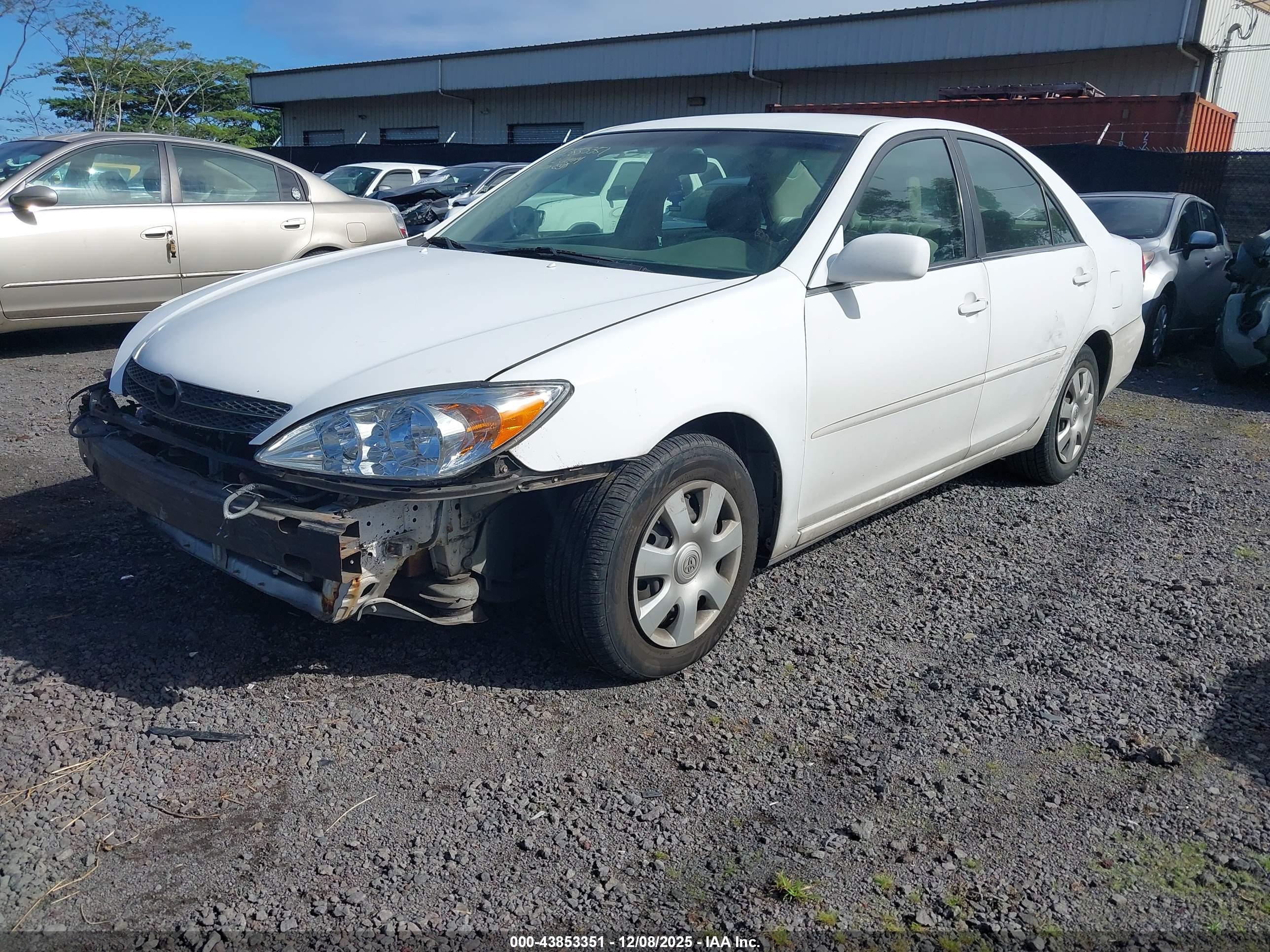 TOYOTA CAMRY image 2