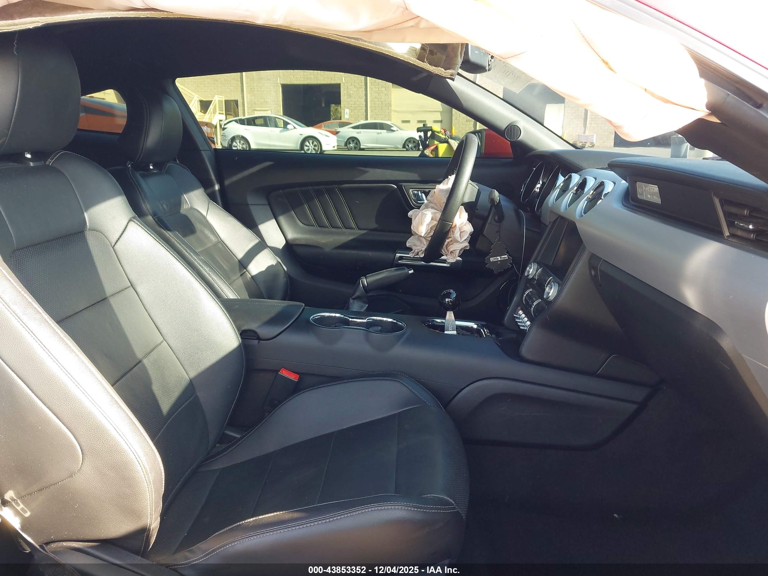 FORD MUSTANG image 5