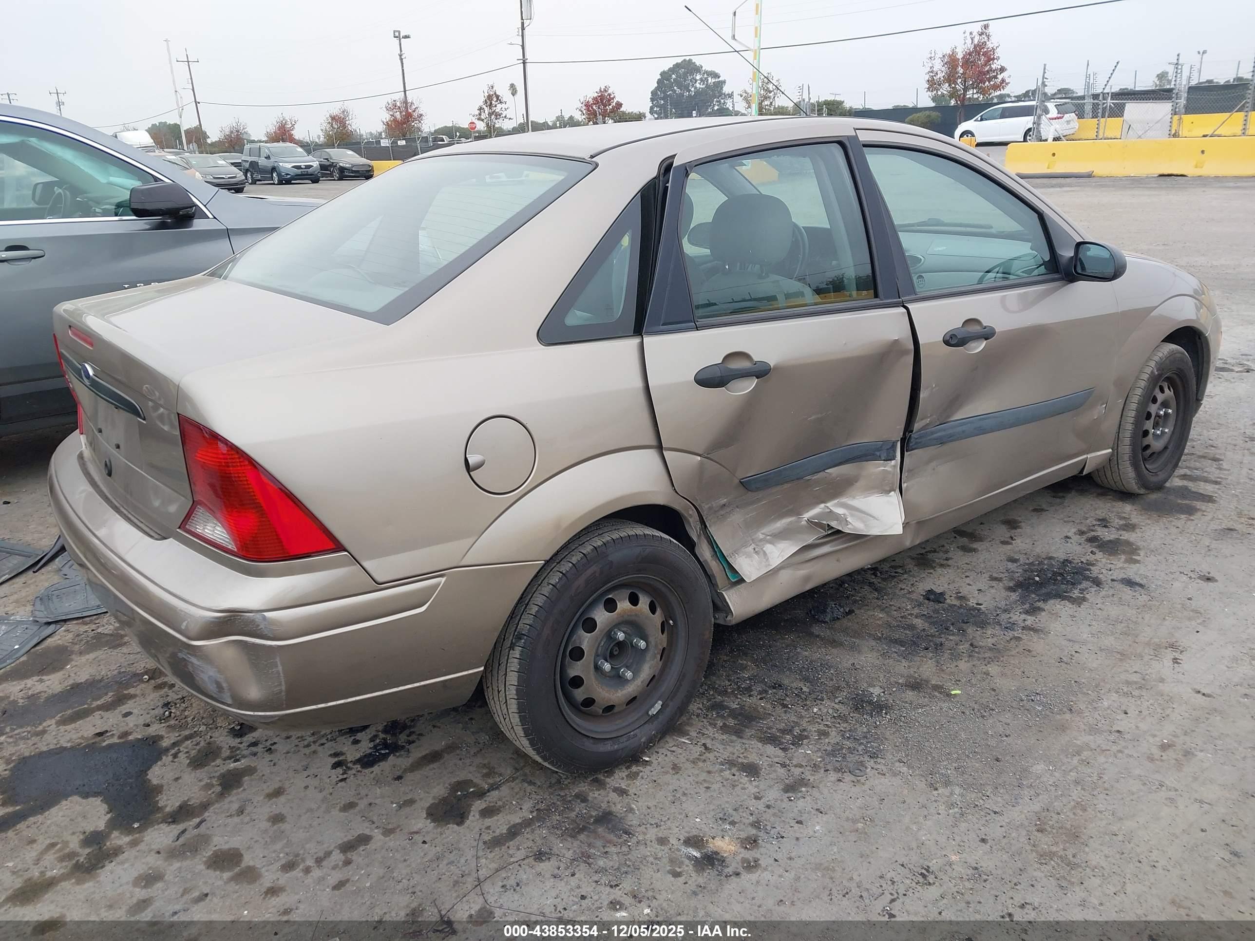 FORD FOCUS image 4