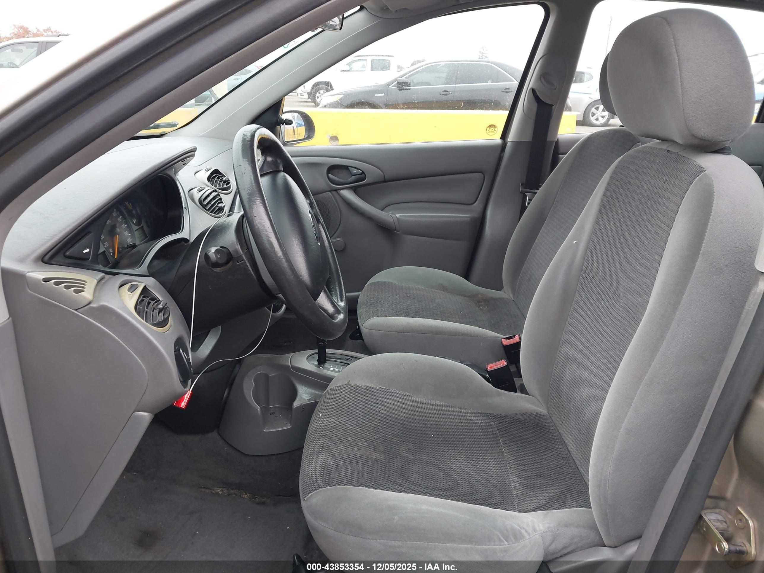FORD FOCUS image 5