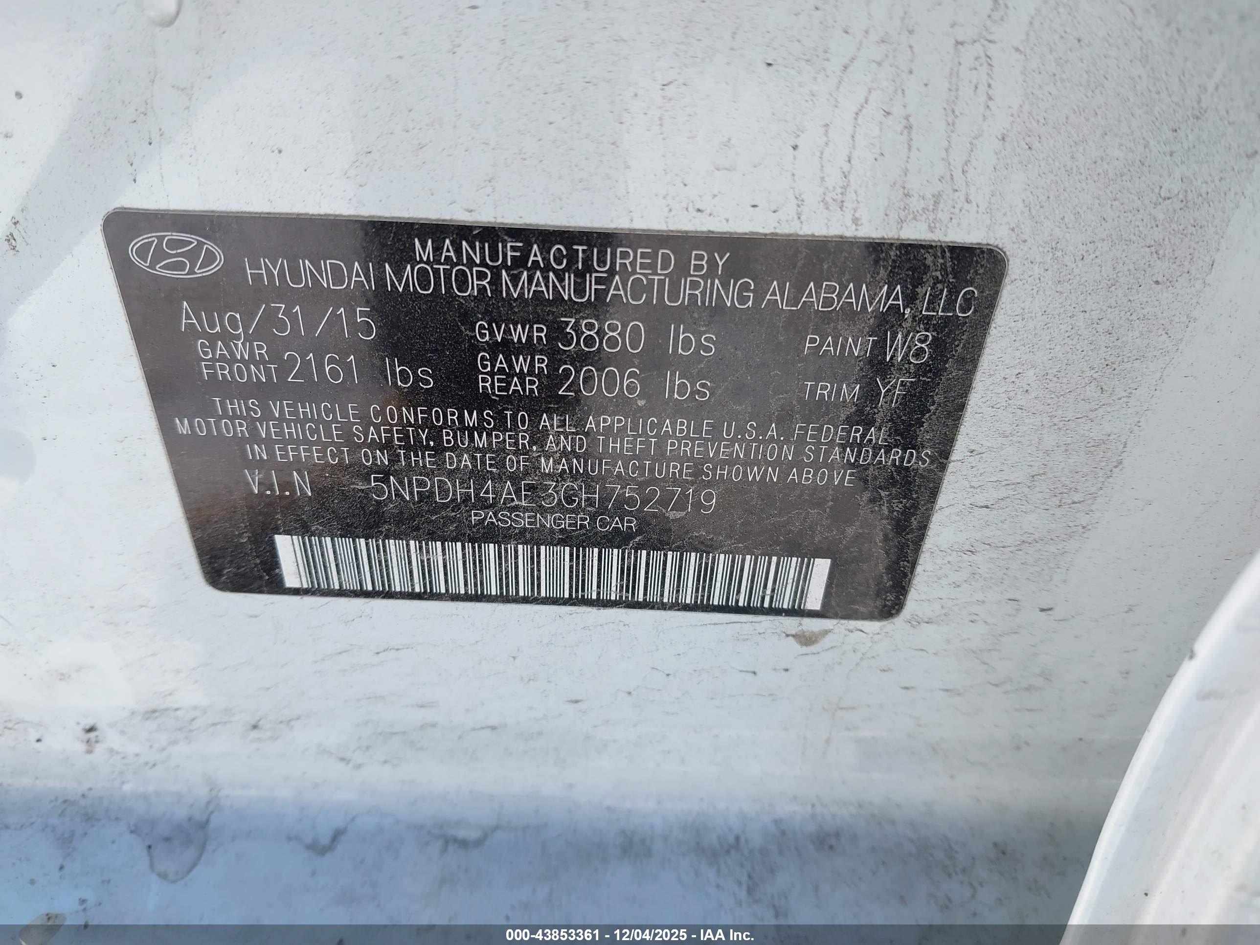 HYUNDAI ELANTRA image 9