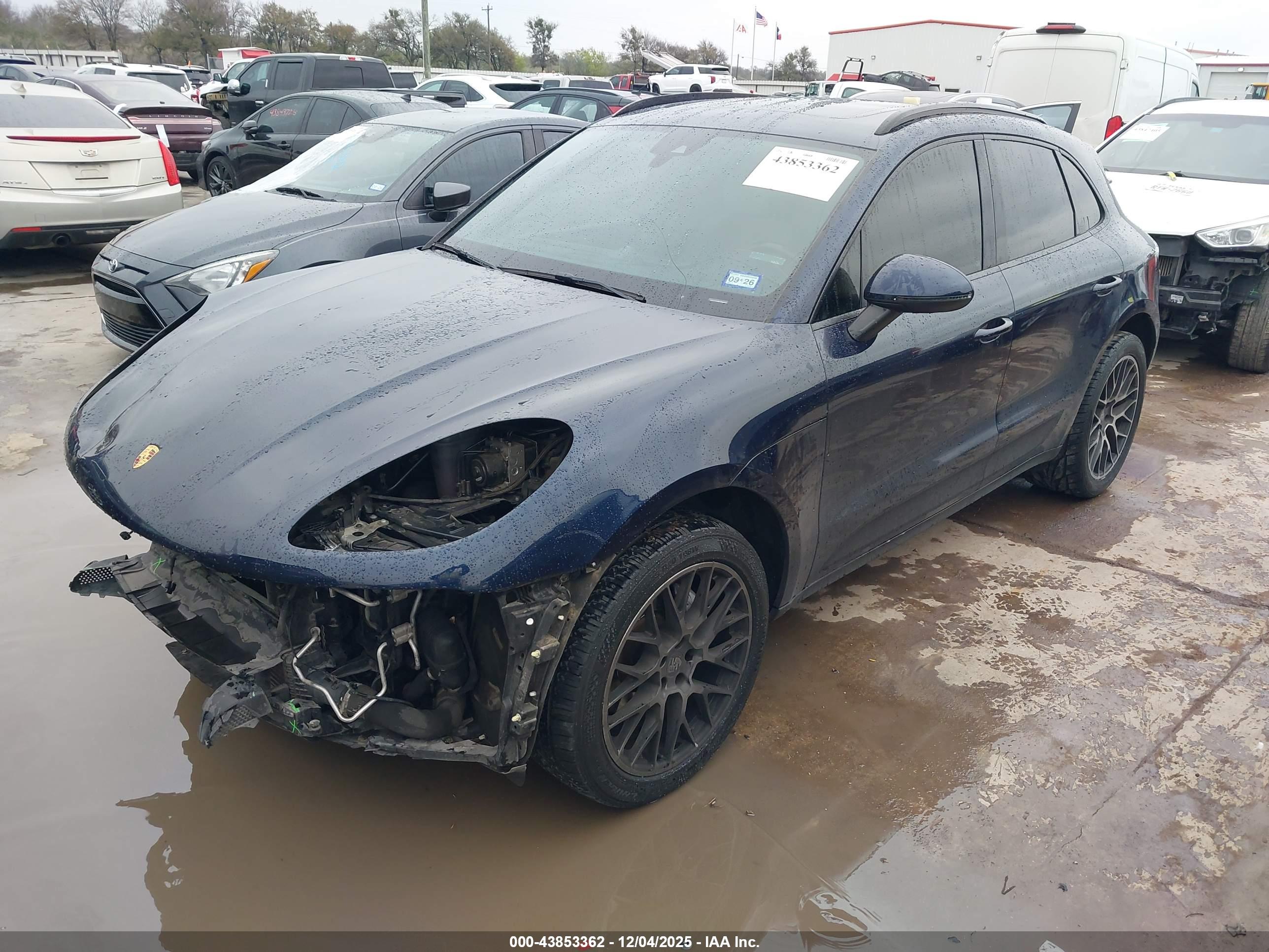 PORSCHE MACAN image 2
