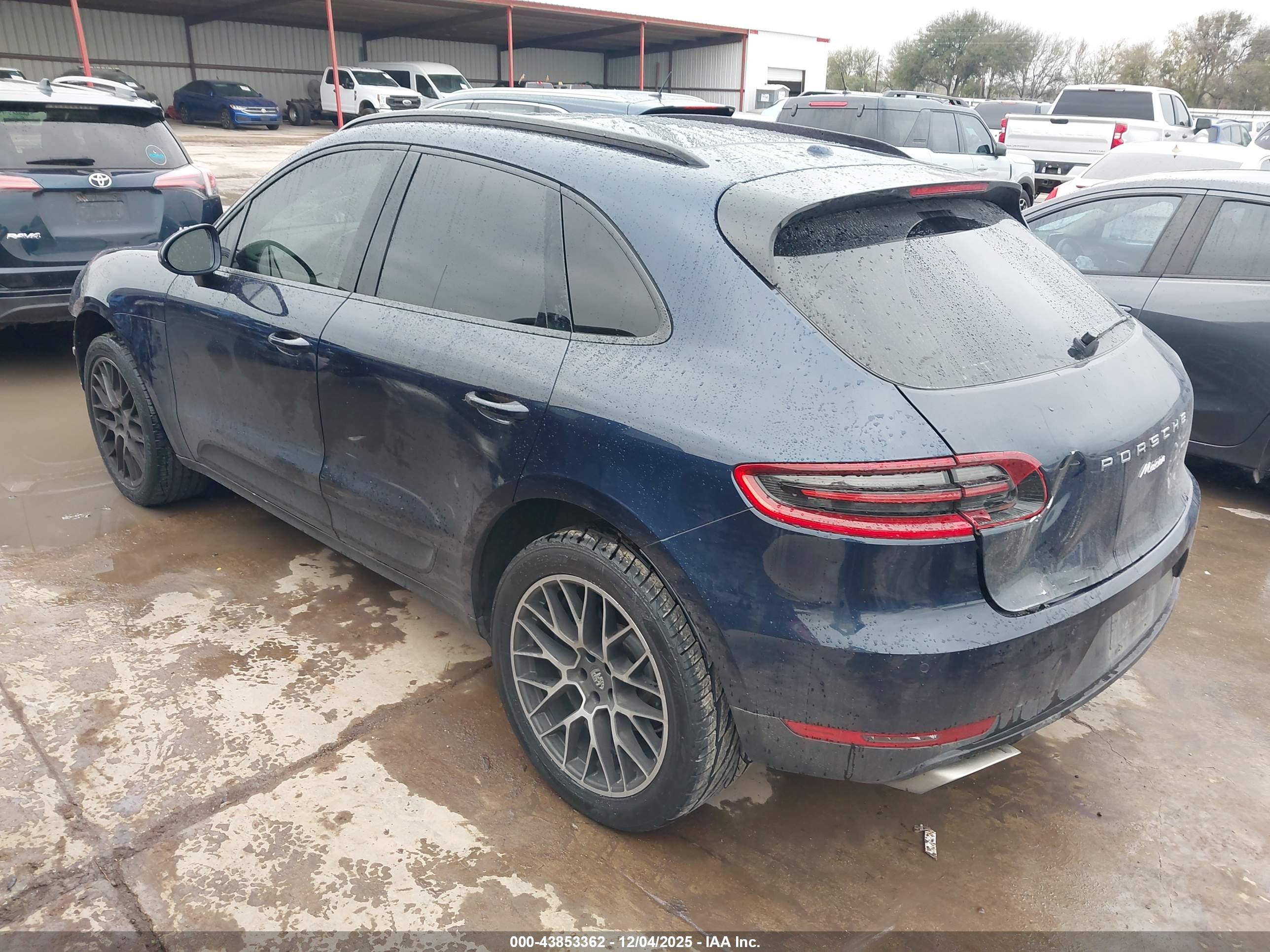PORSCHE MACAN image 3
