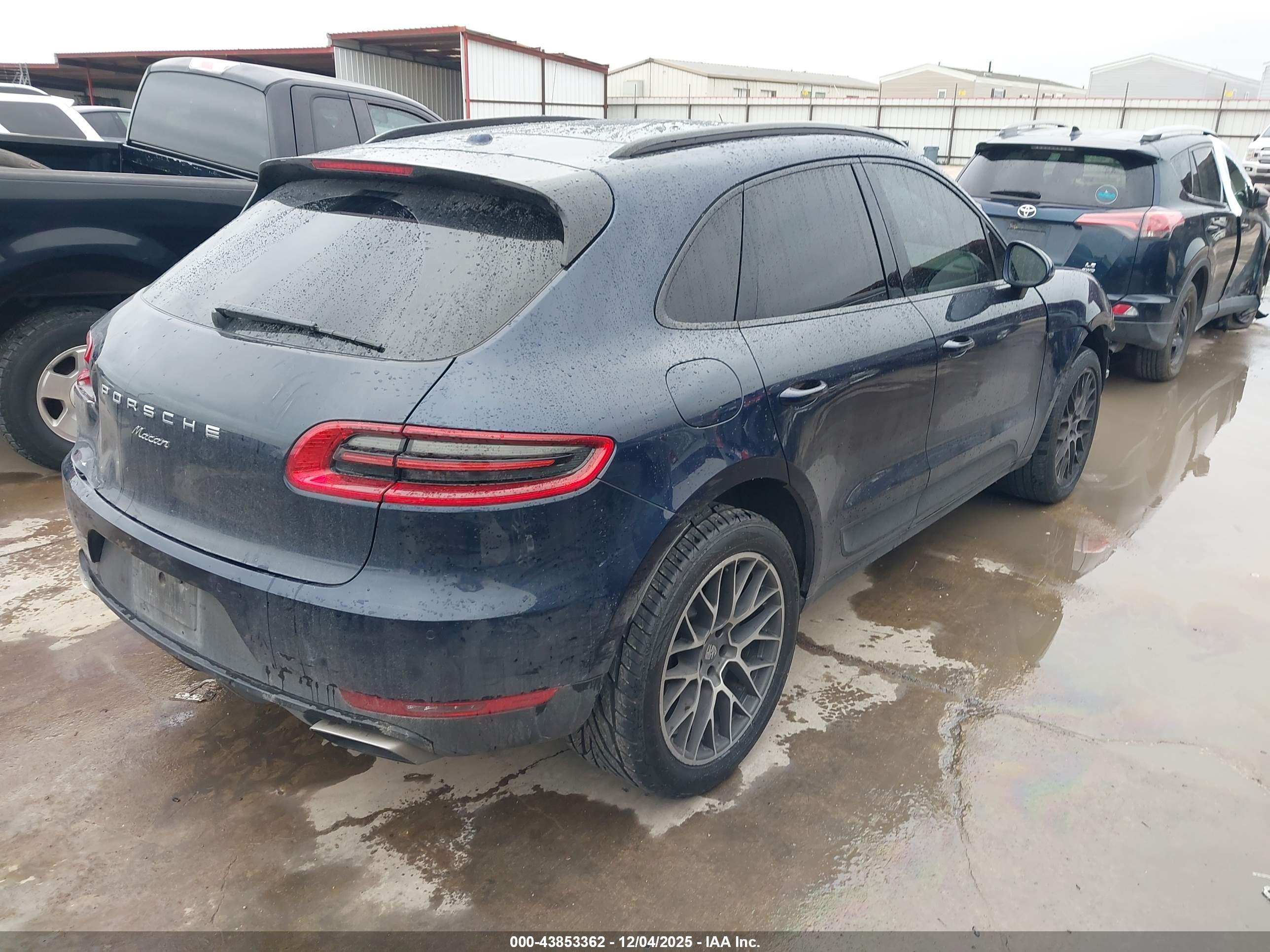 PORSCHE MACAN image 4