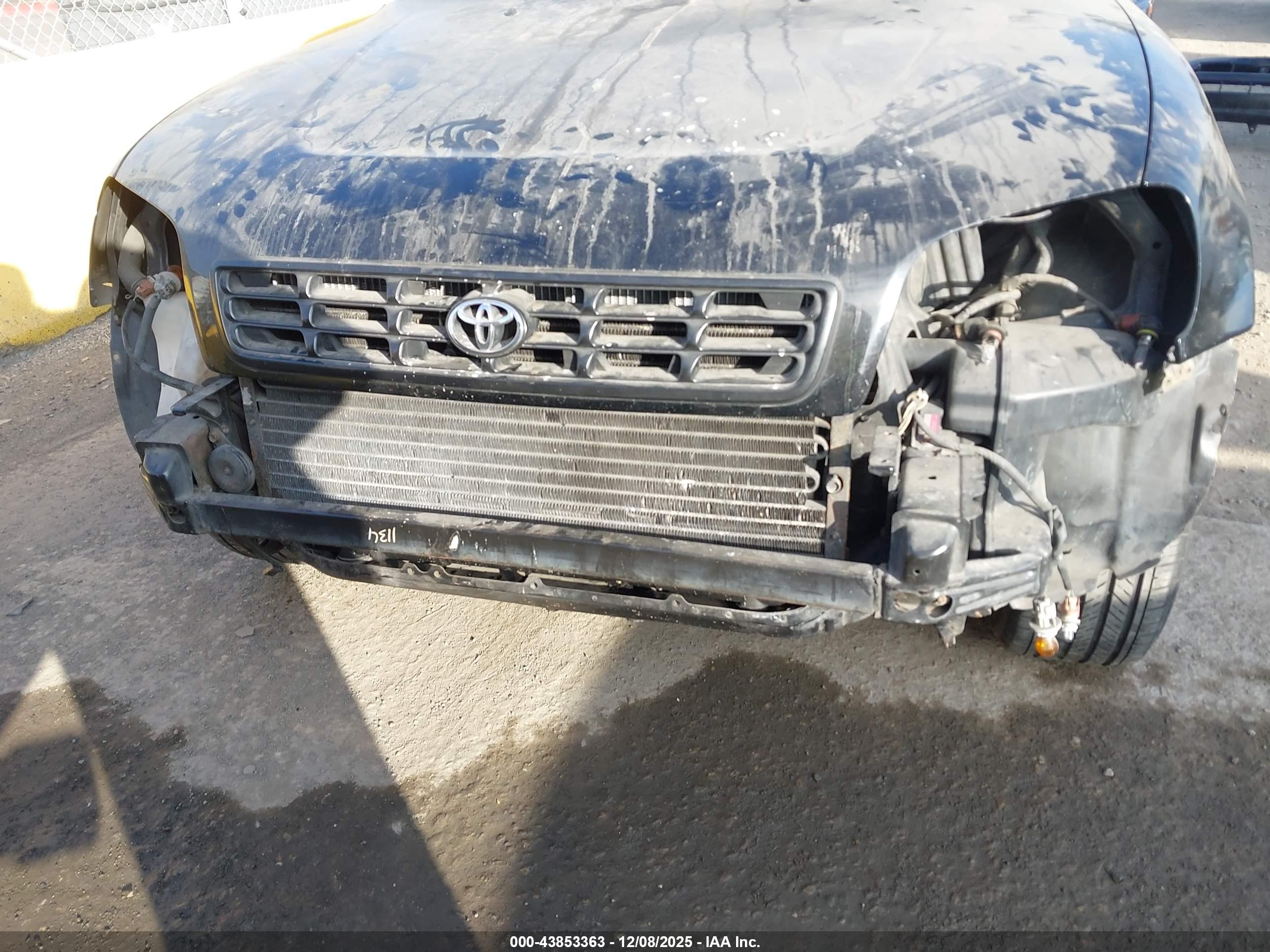 TOYOTA RAV4 image 6