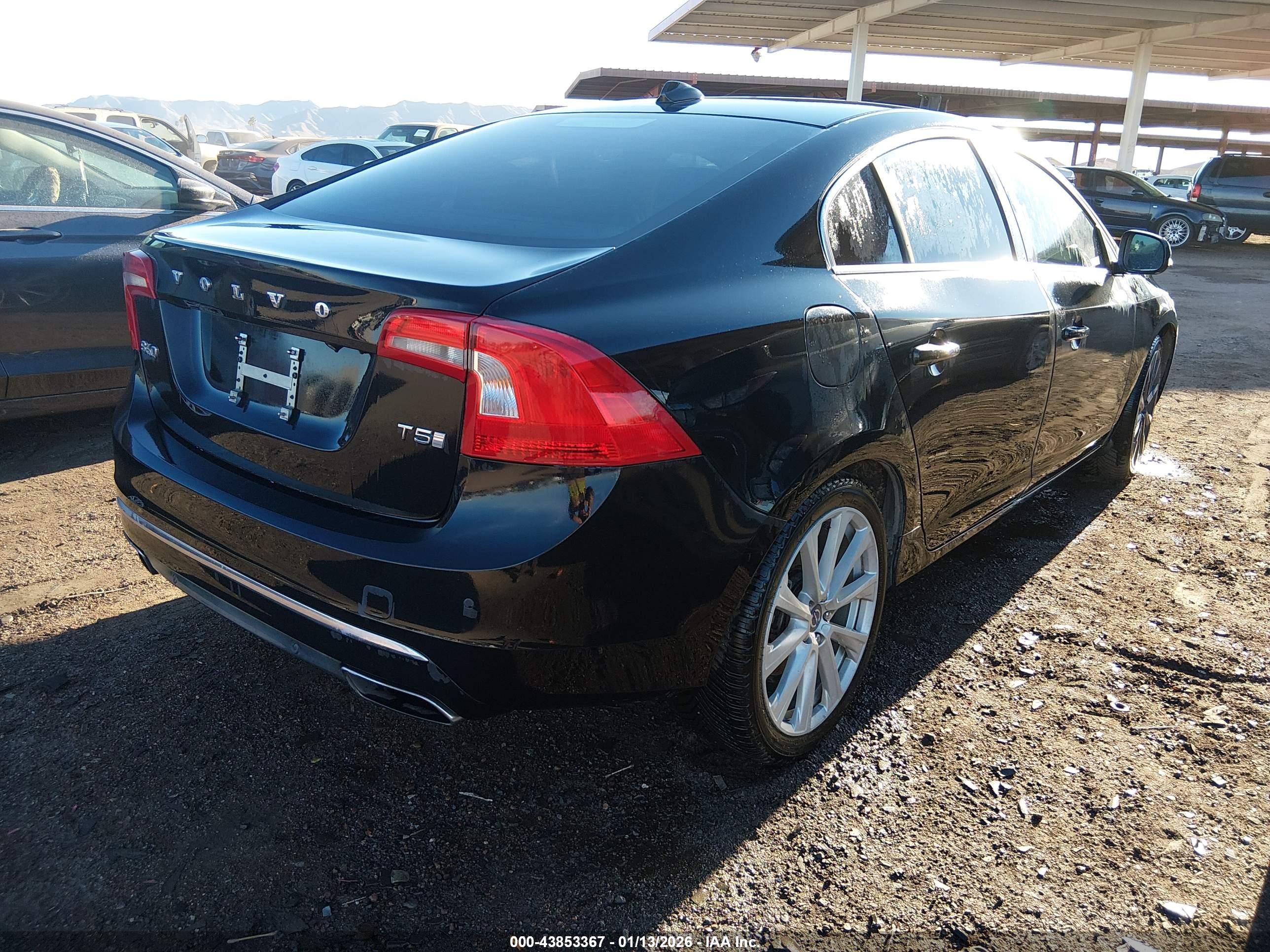 VOLVO S60 image 4