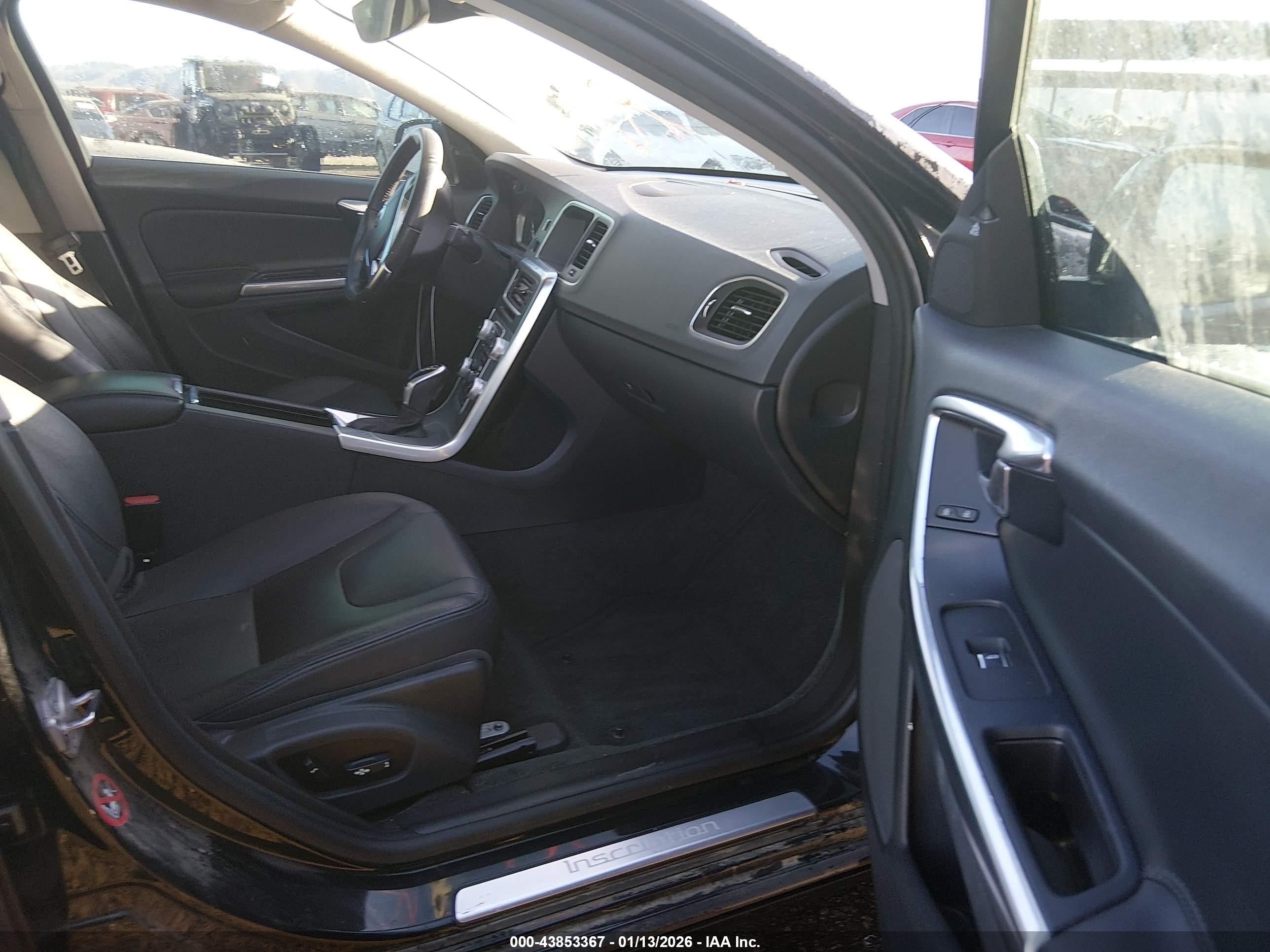 VOLVO S60 image 5