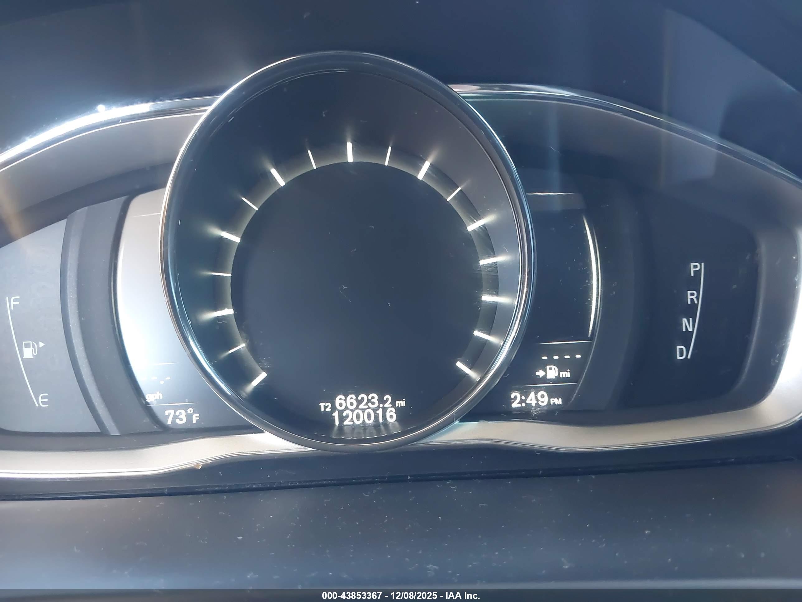 VOLVO S60 image 7