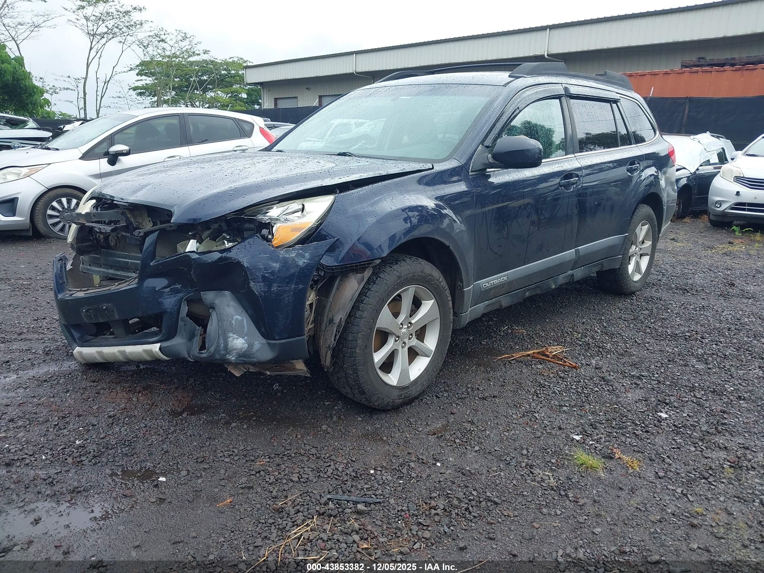 SUBARU OUTBACK image 2