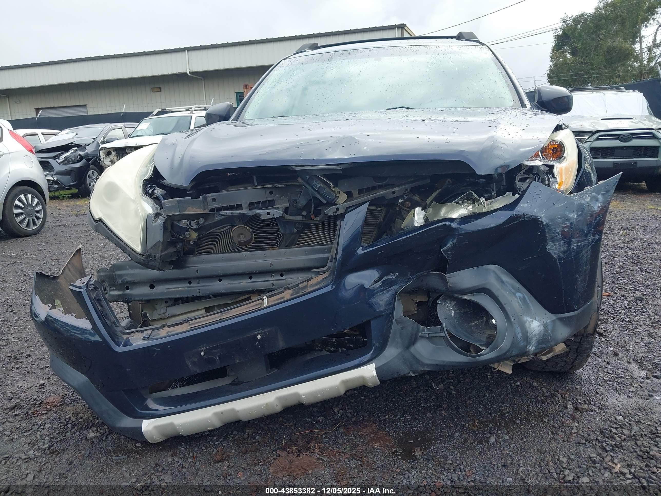 SUBARU OUTBACK image 6