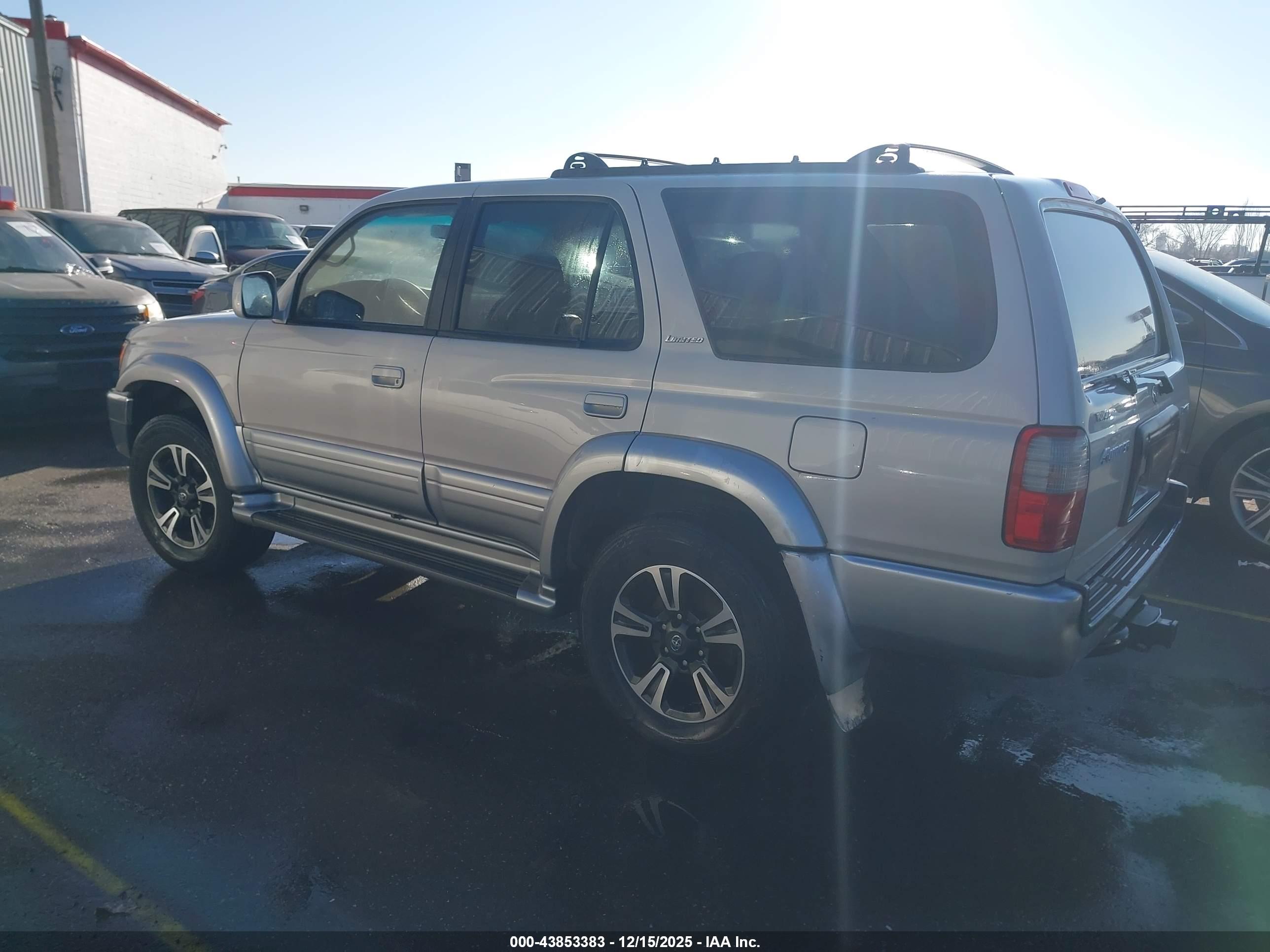 TOYOTA 4RUNNER image 3