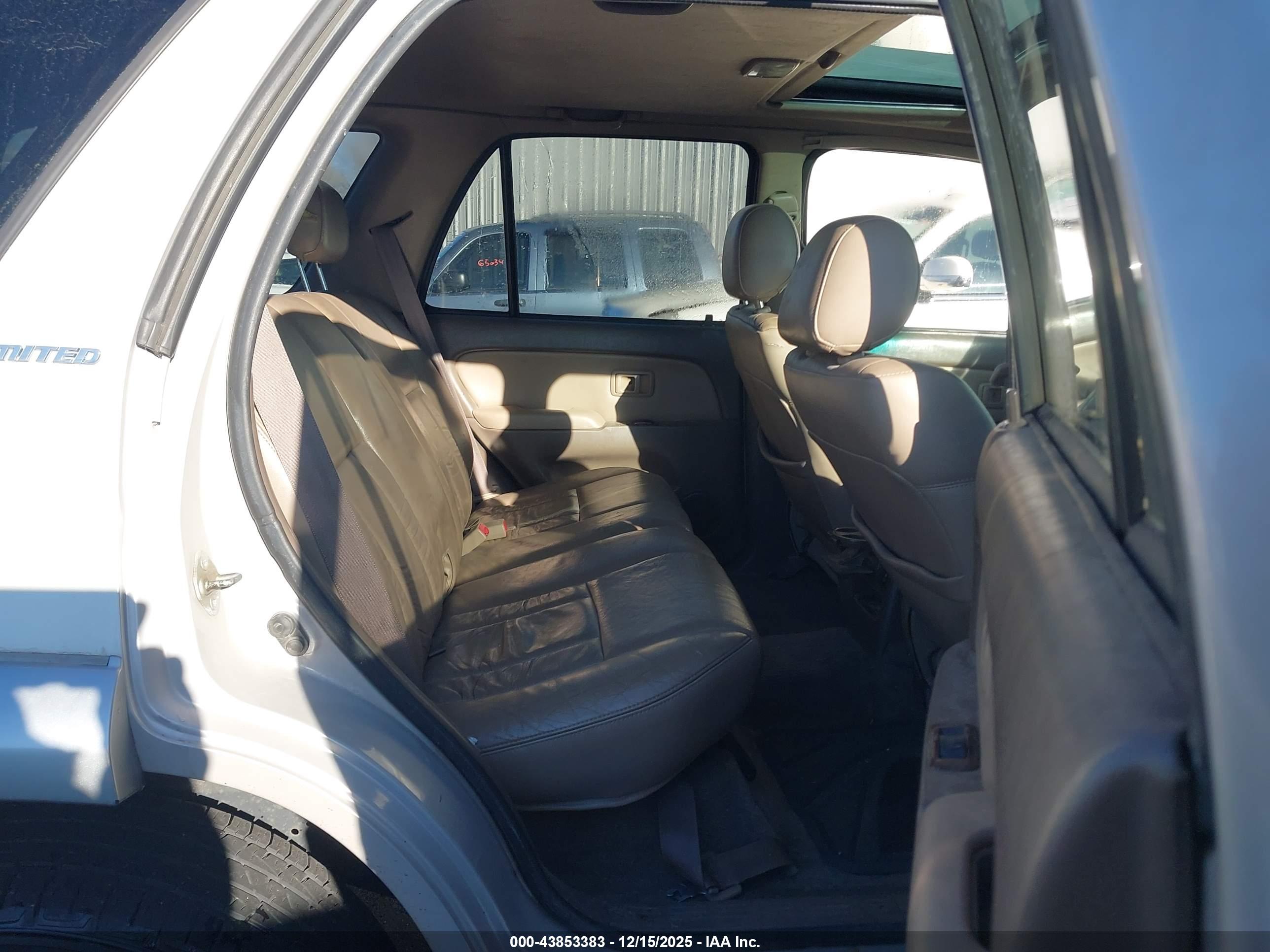 TOYOTA 4RUNNER image 8
