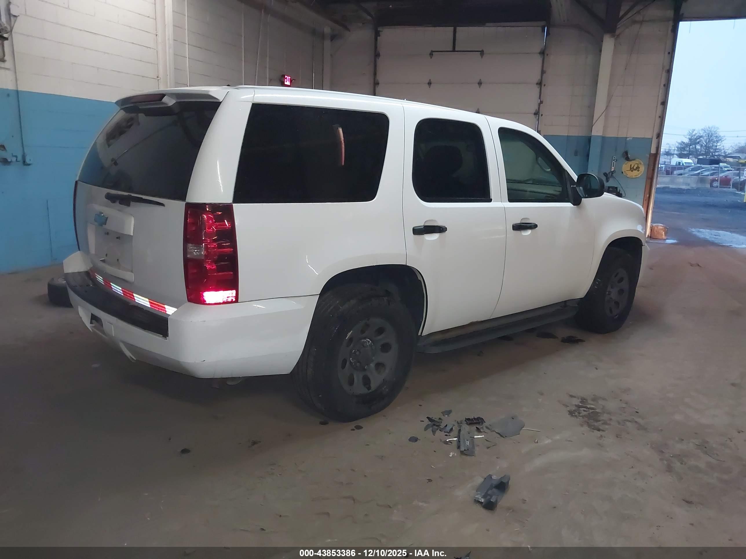 CHEVROLET TAHOE image 4