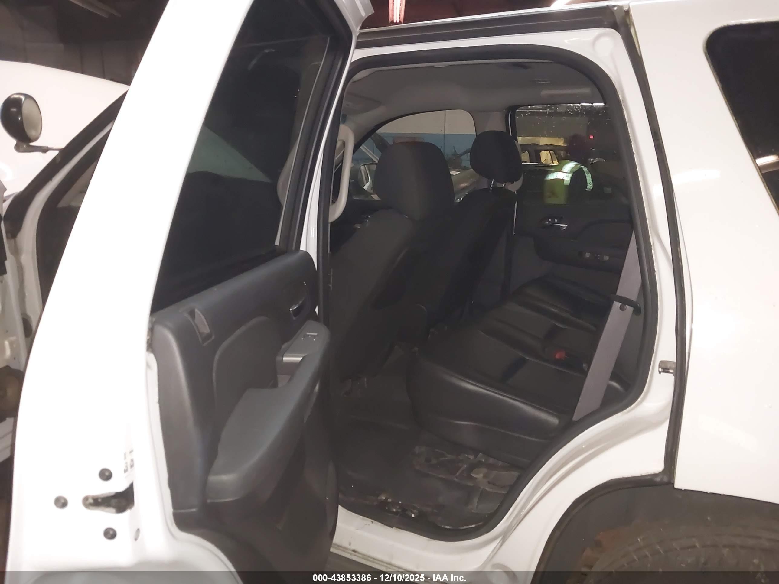 CHEVROLET TAHOE image 8