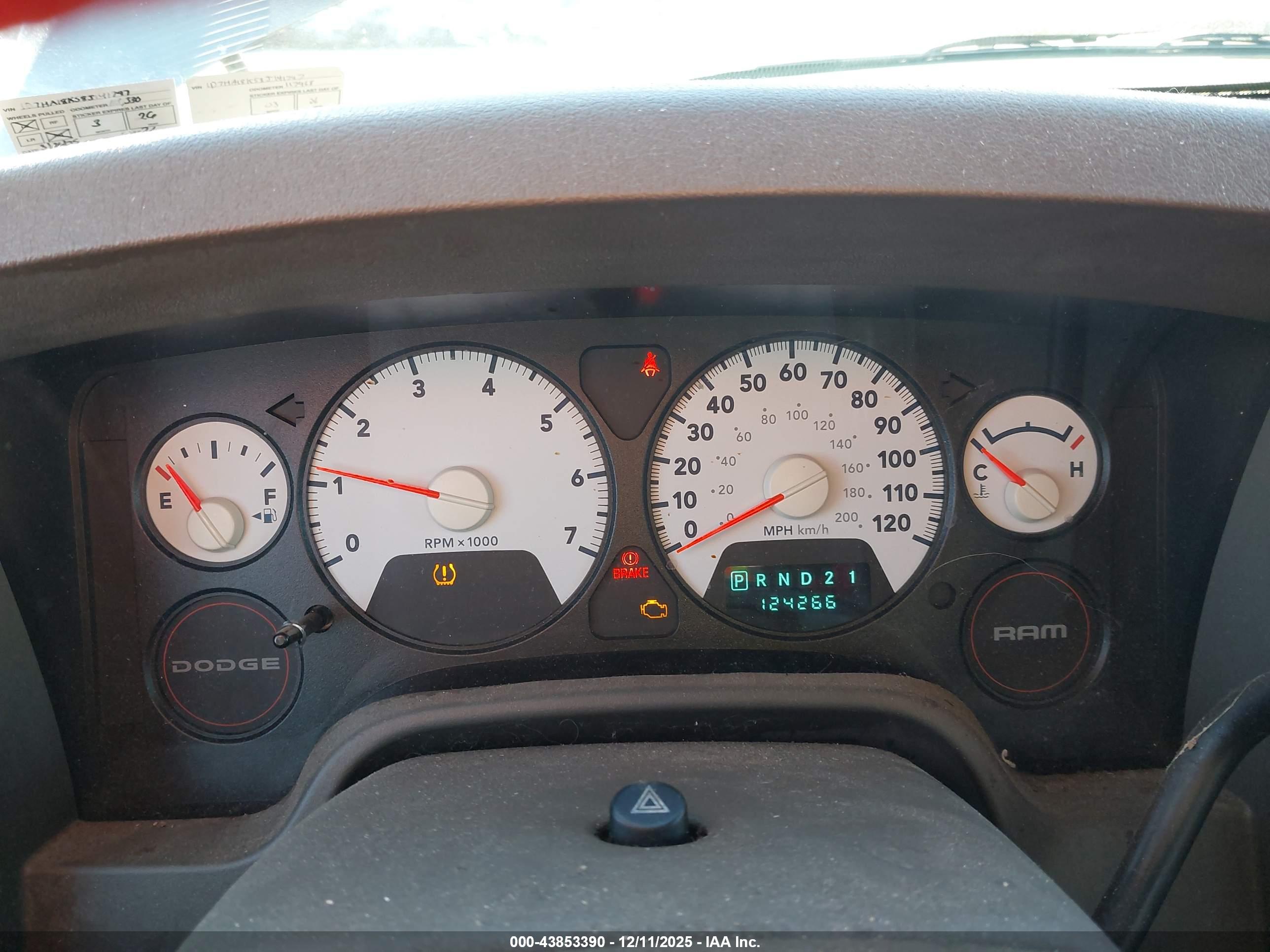DODGE RAM image 7