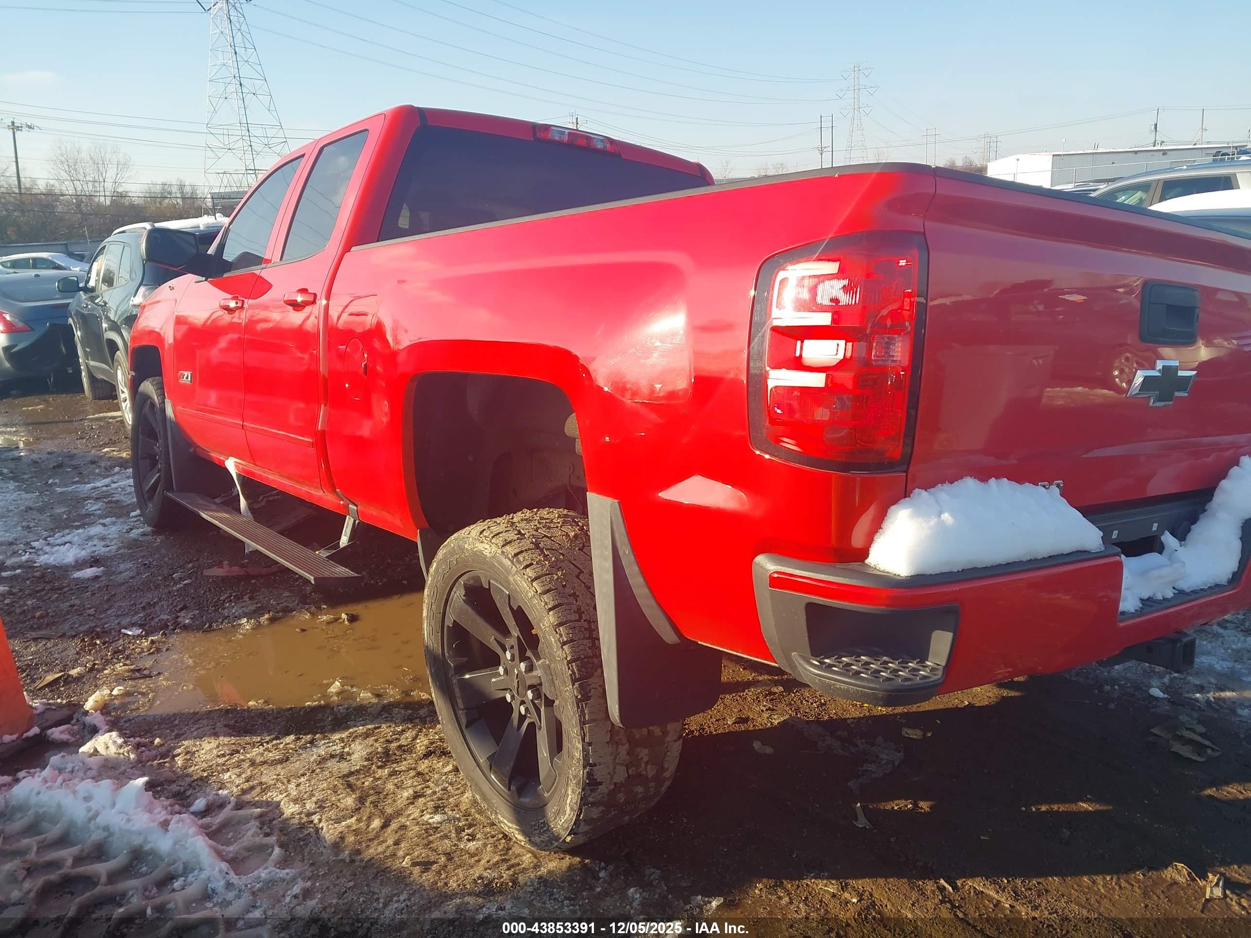 CHEVROLET SILVERADO image 3