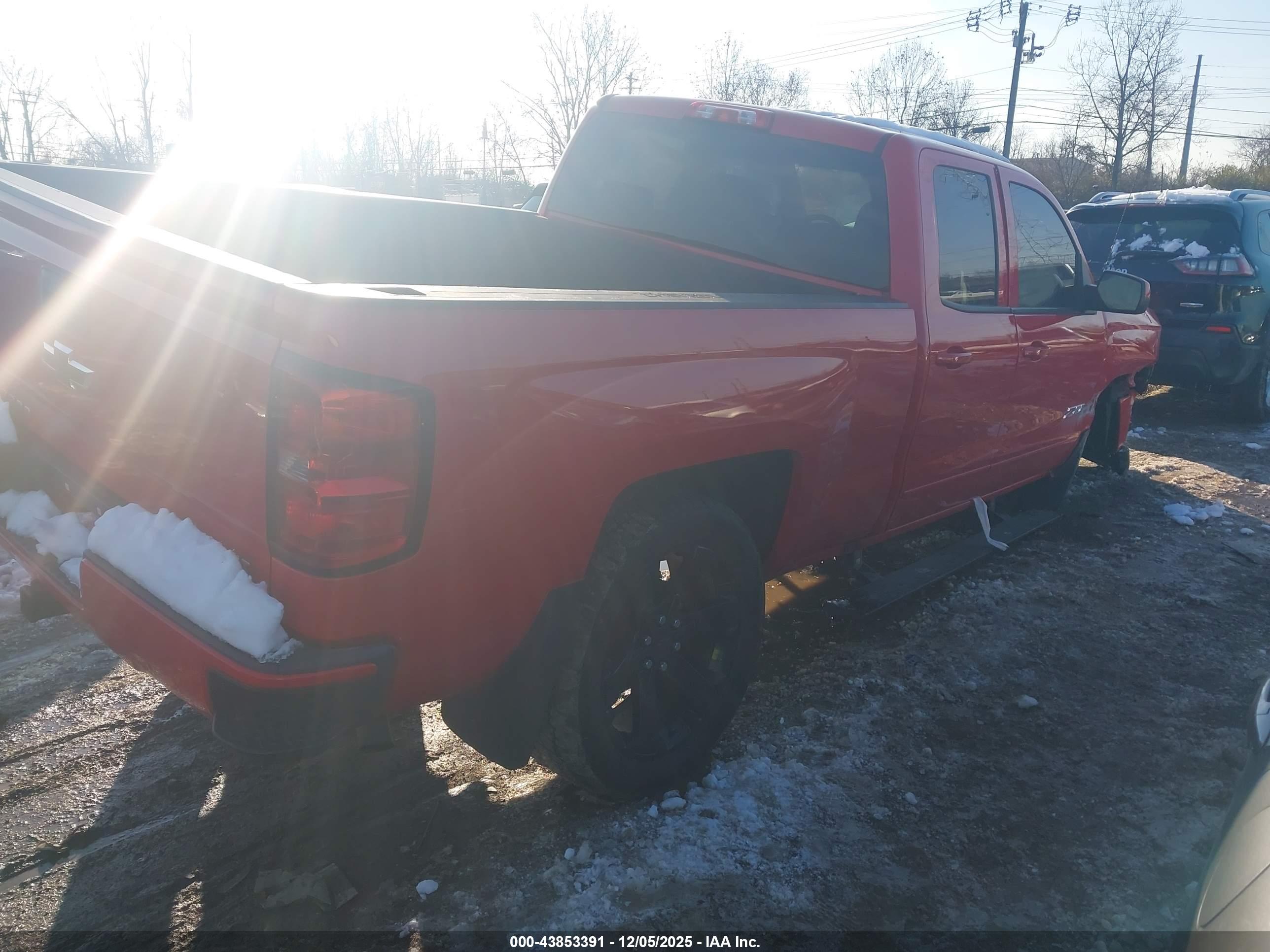 CHEVROLET SILVERADO image 4