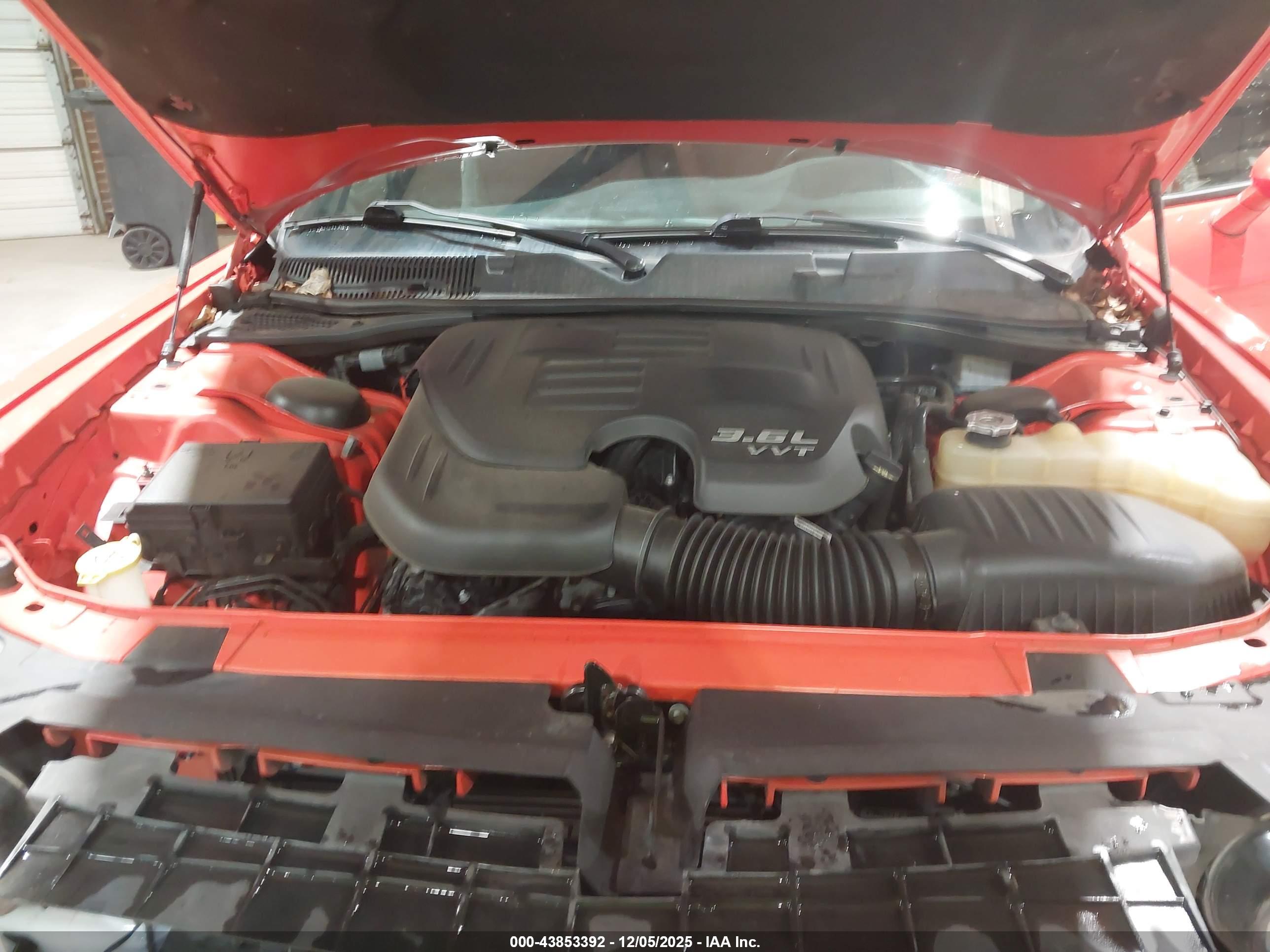 DODGE CHALLENGER image 10