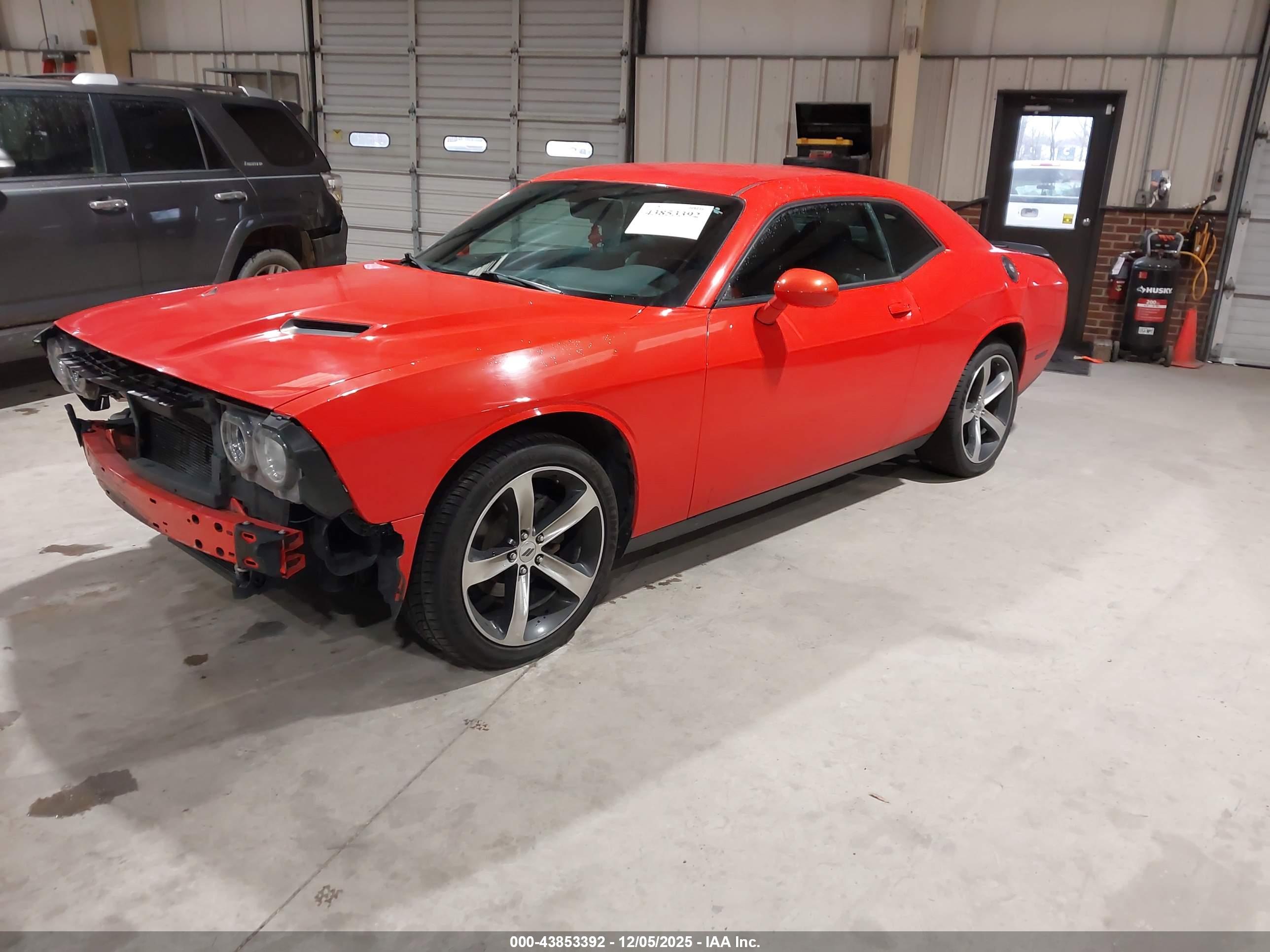 DODGE CHALLENGER image 2