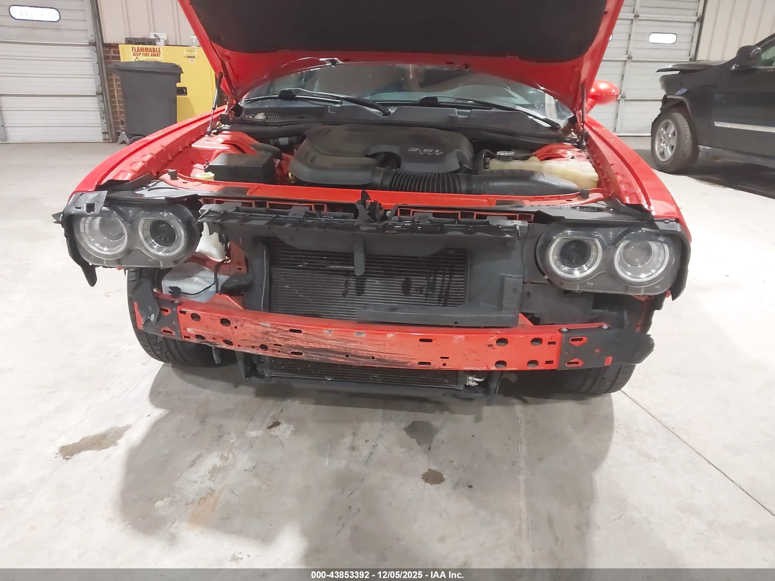 DODGE CHALLENGER image 6