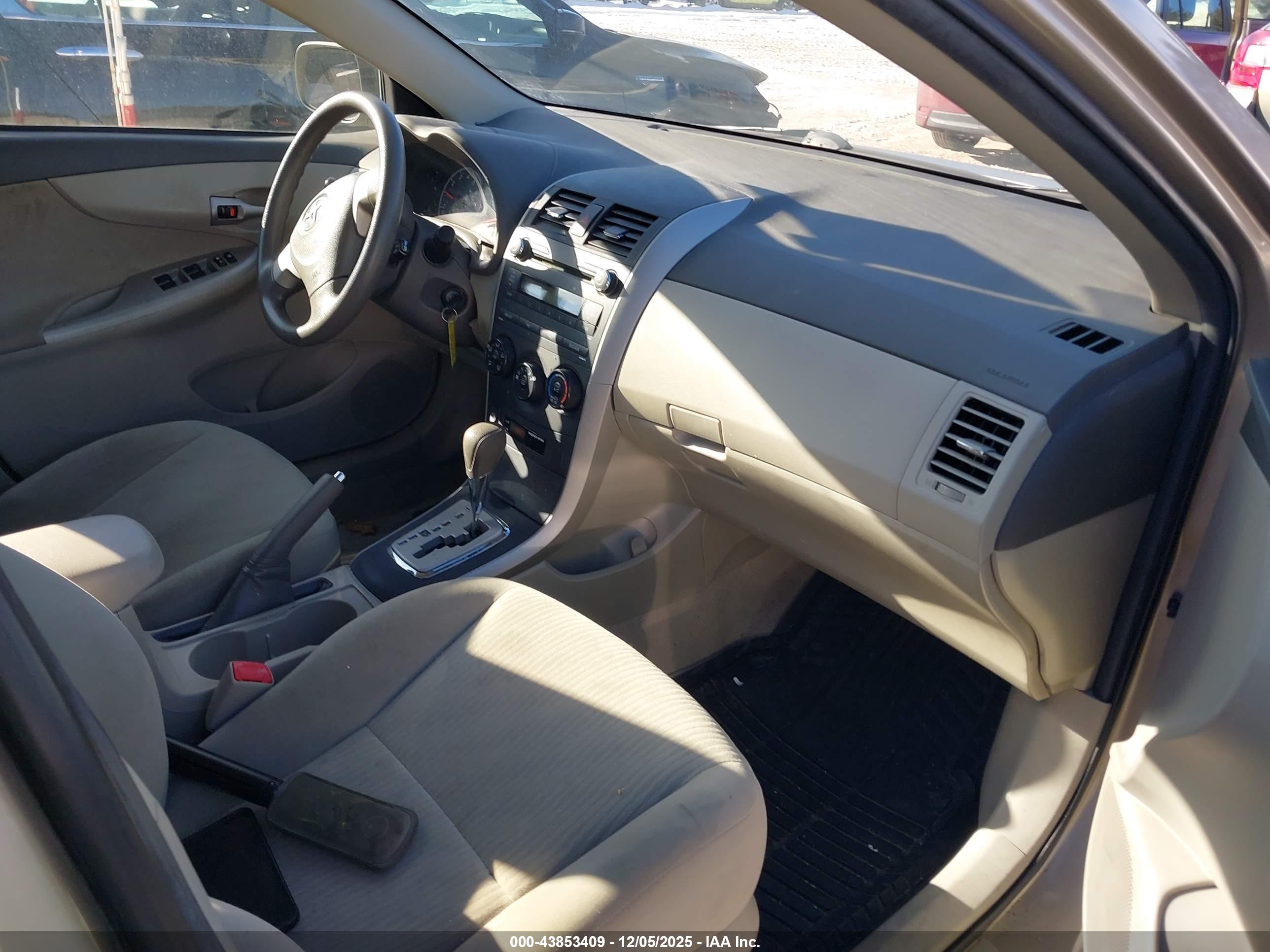 TOYOTA COROLLA image 5