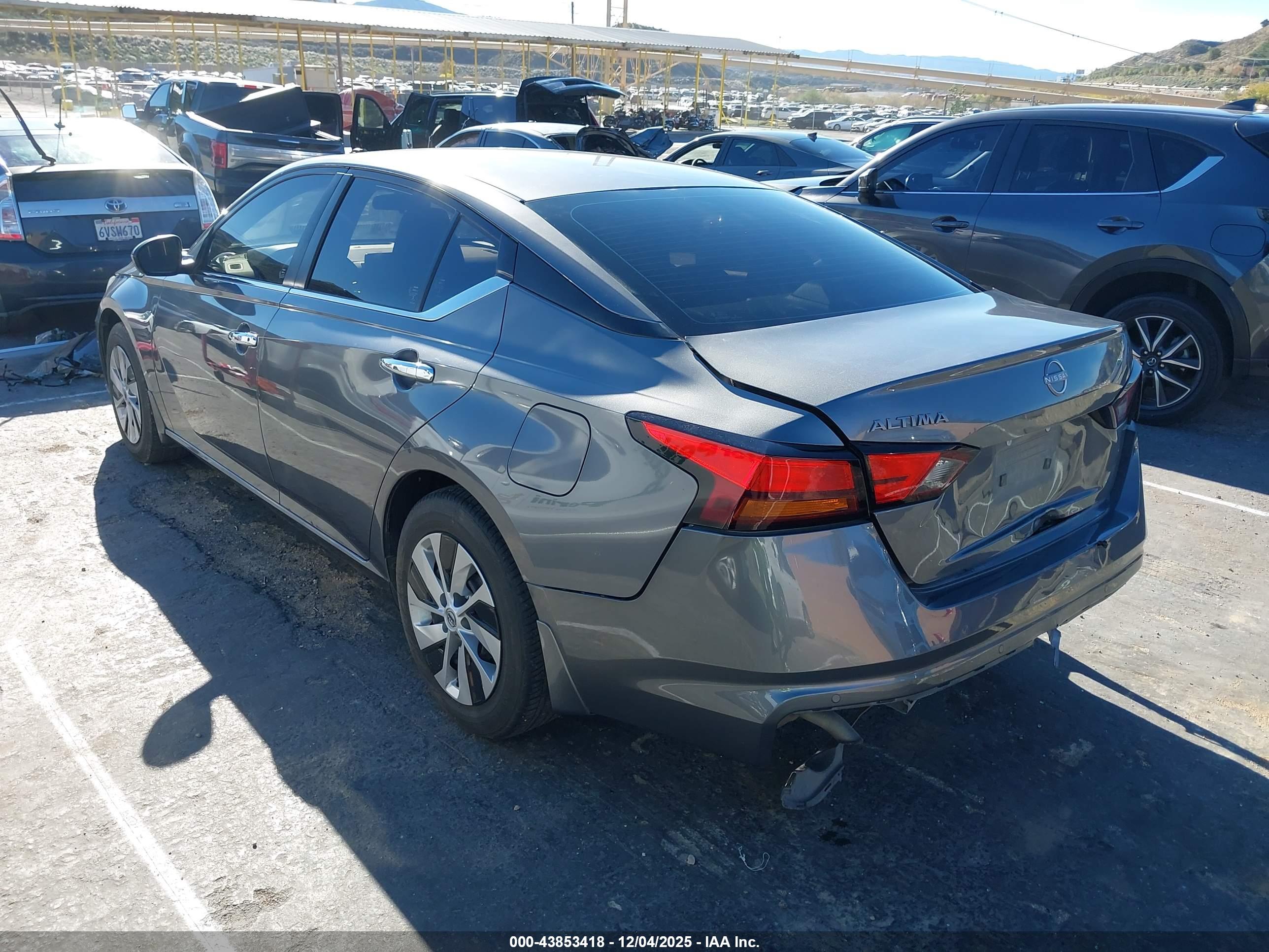 NISSAN ALTIMA image 3