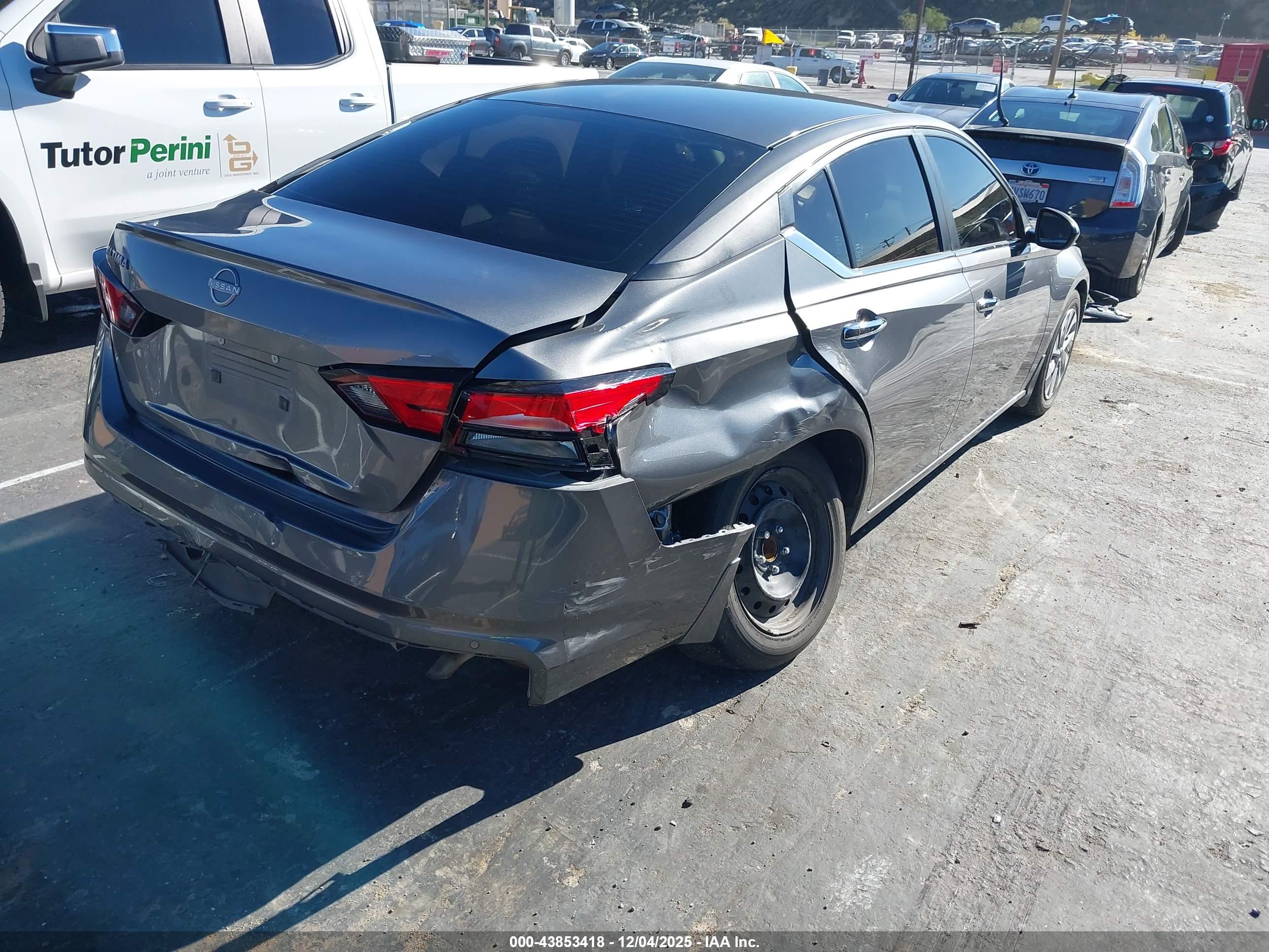 NISSAN ALTIMA image 4