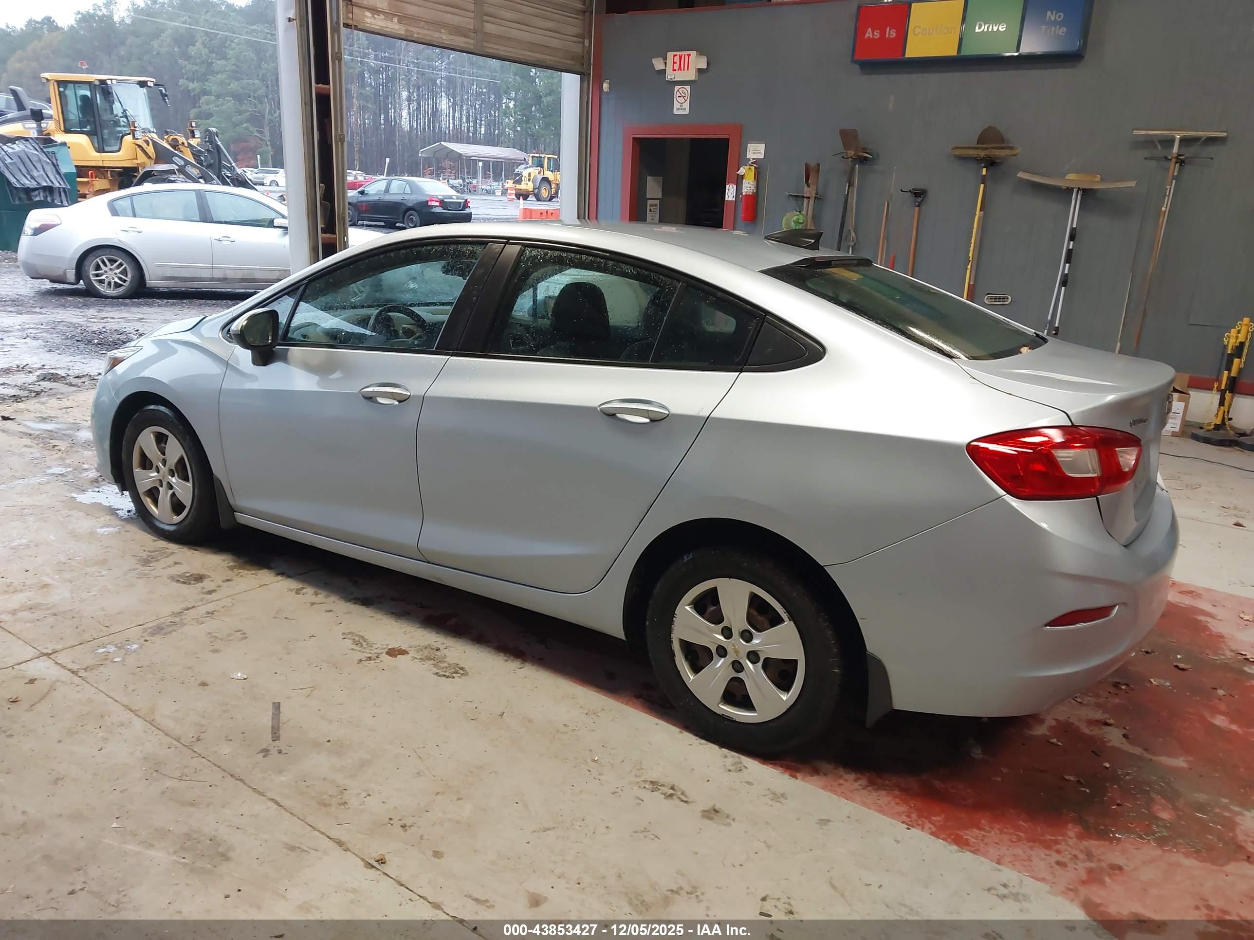 CHEVROLET CRUZE image 3