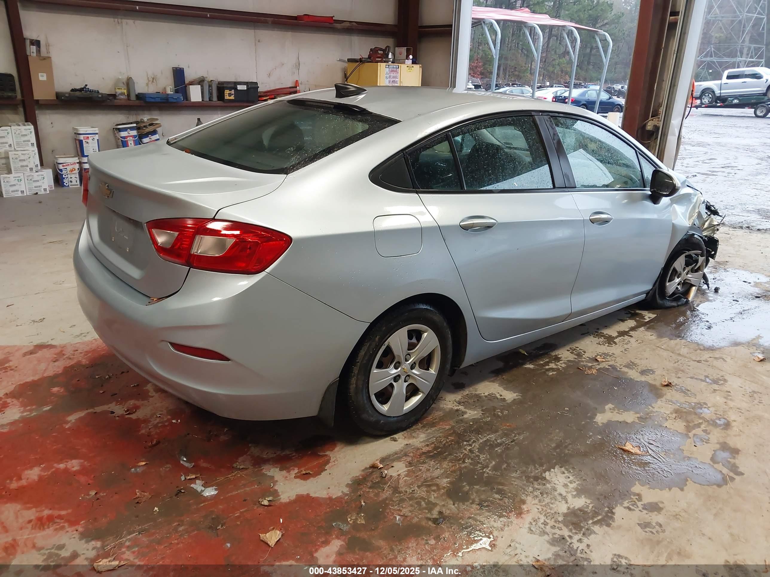 CHEVROLET CRUZE image 4