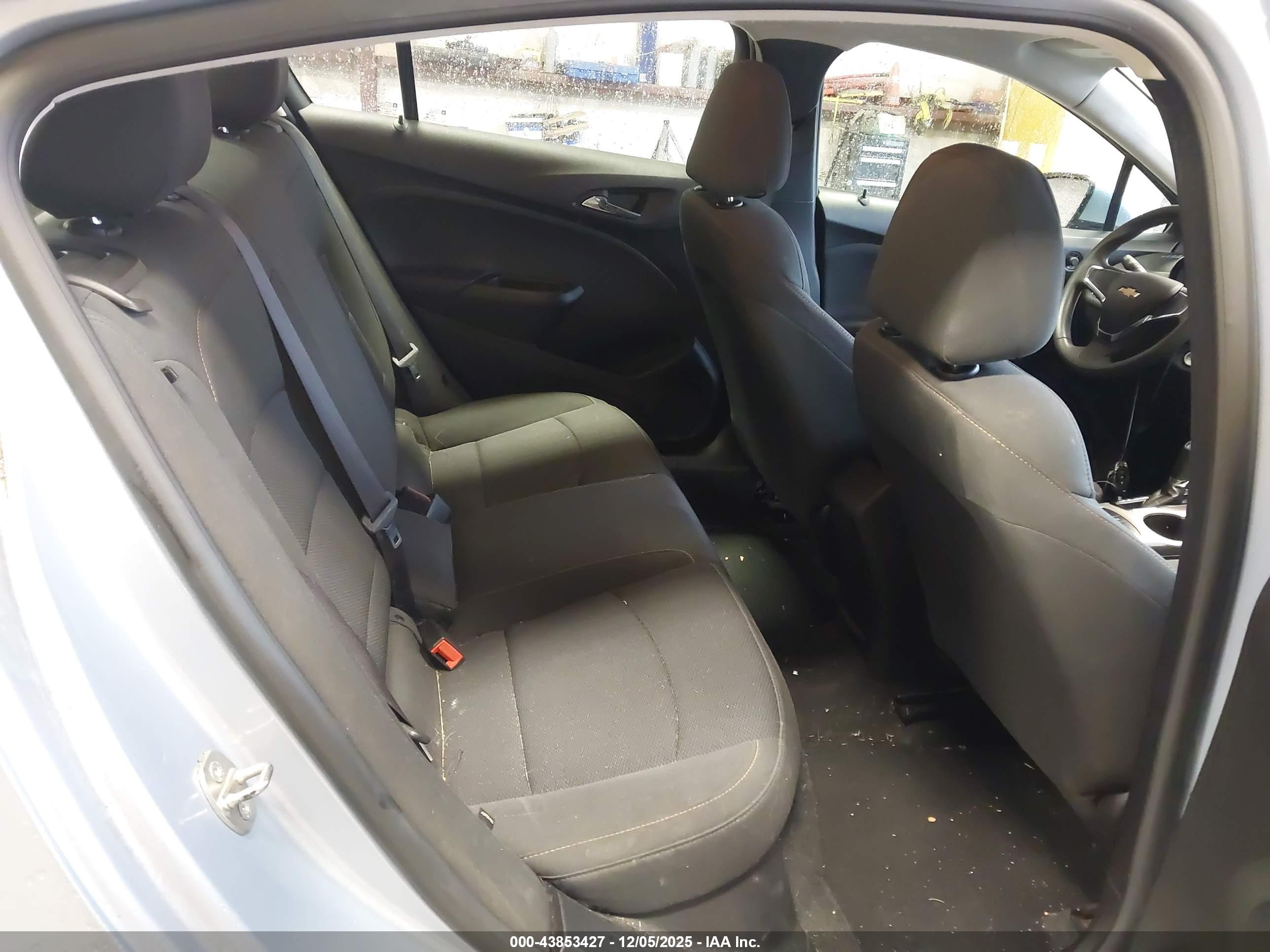 CHEVROLET CRUZE image 8