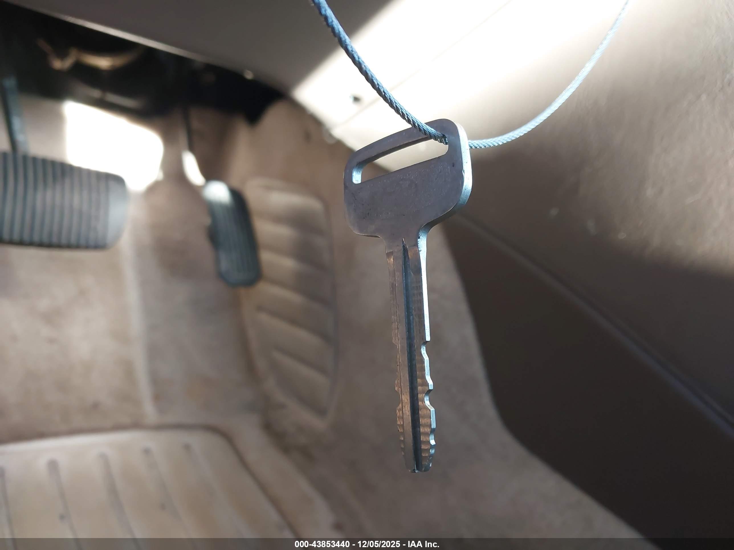 TOYOTA CAMRY image 11