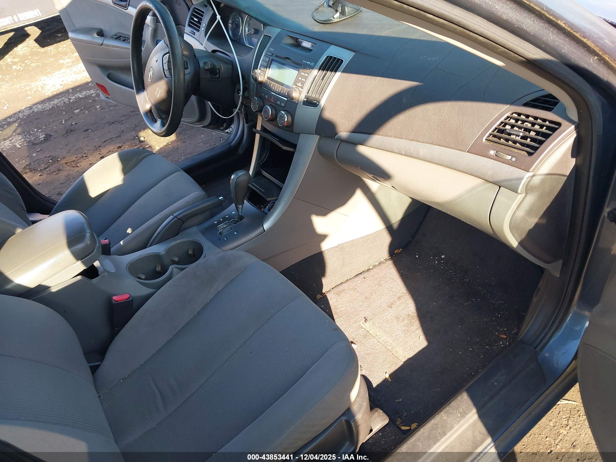 HYUNDAI SONATA image 5