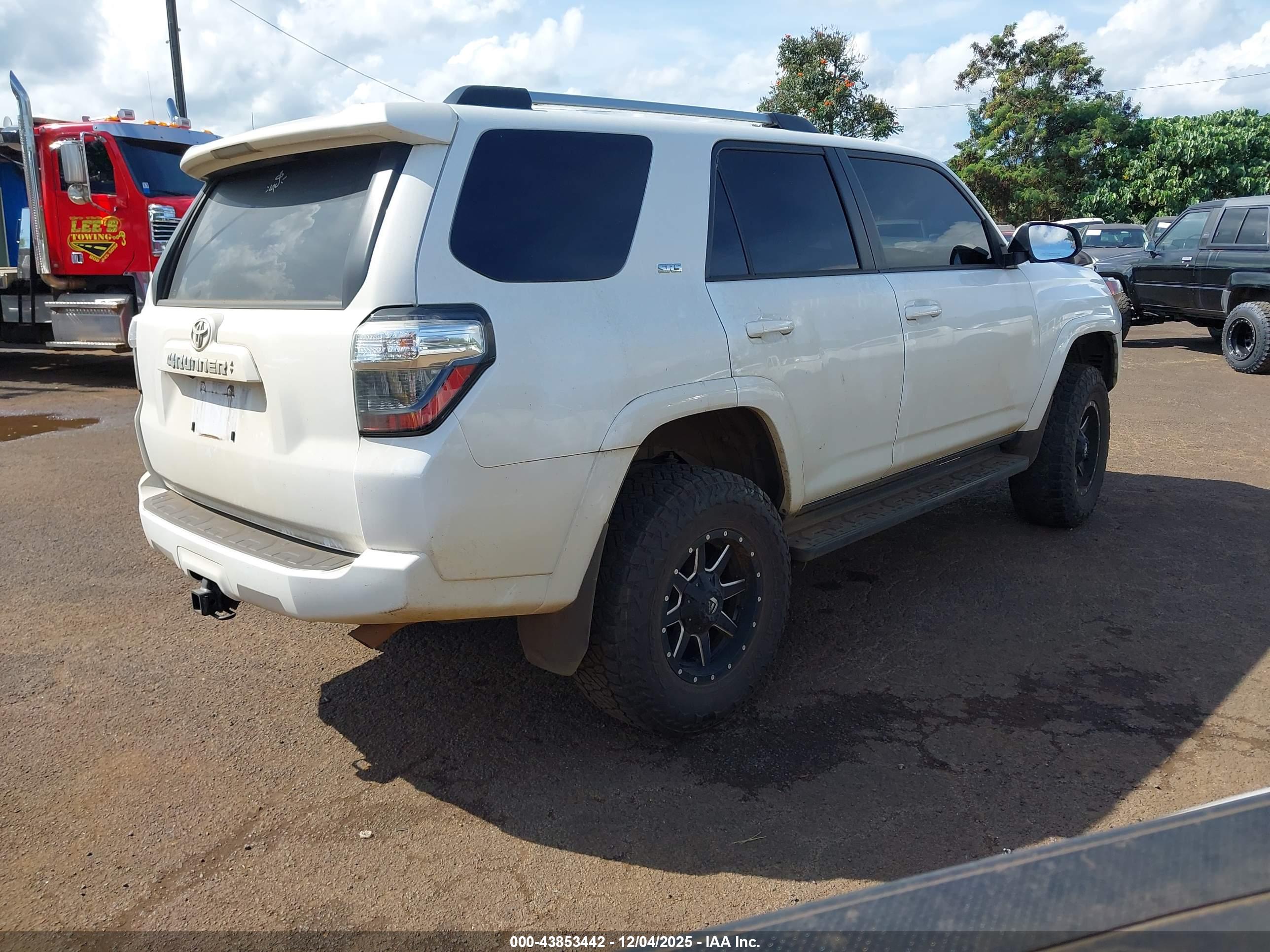 TOYOTA 4RUNNER image 4