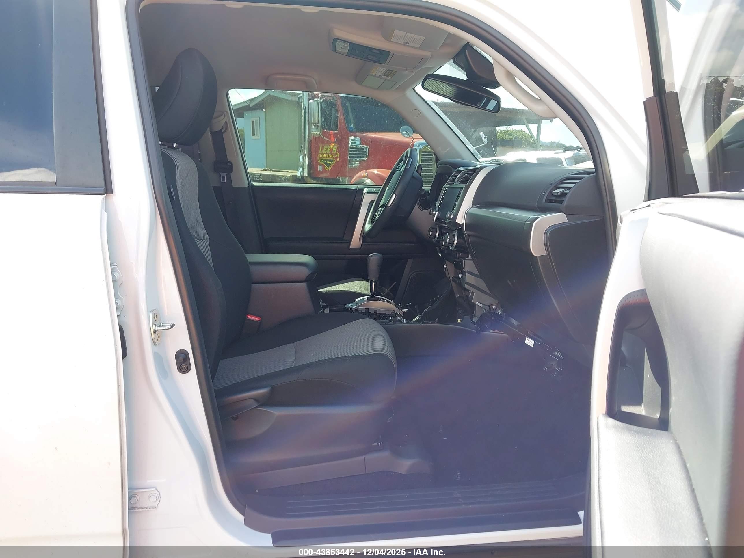 TOYOTA 4RUNNER image 5