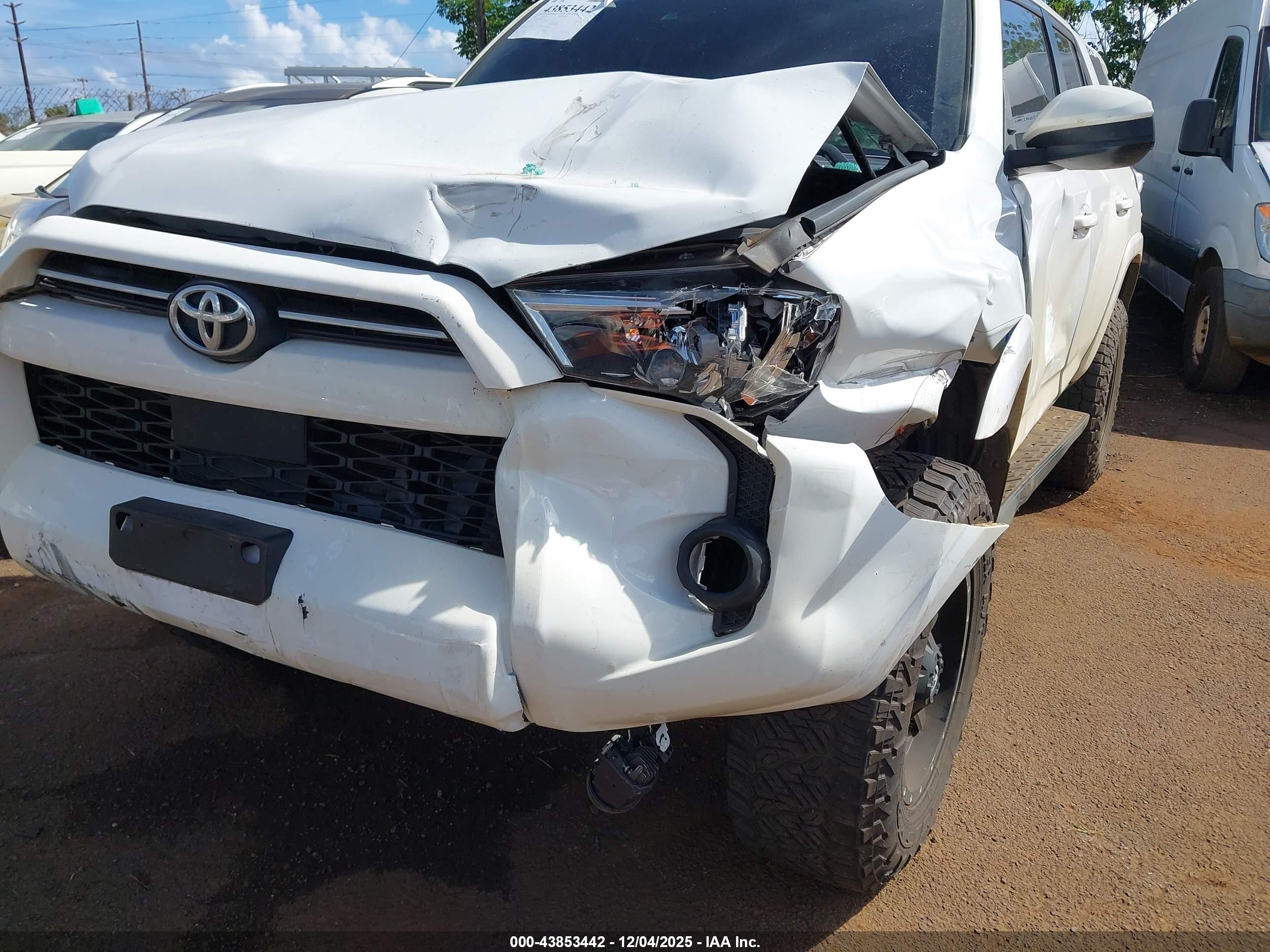 TOYOTA 4RUNNER image 6