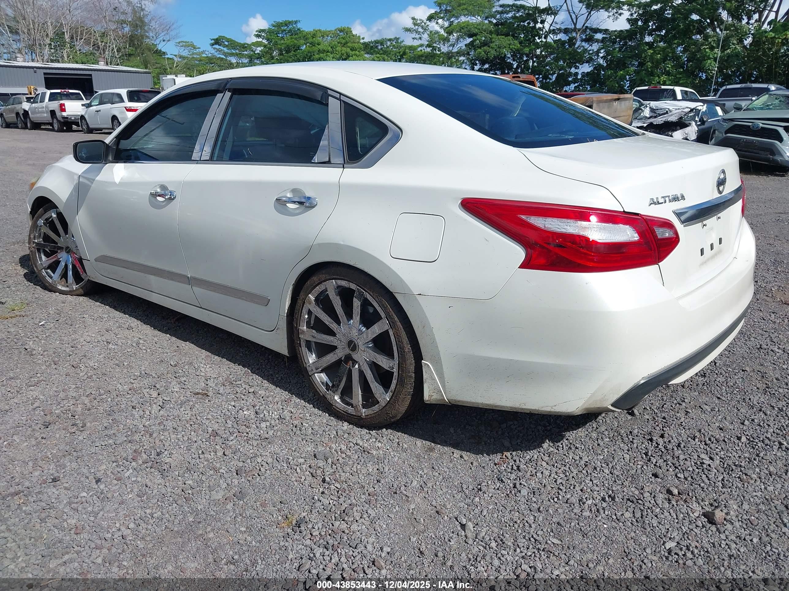 NISSAN ALTIMA image 3