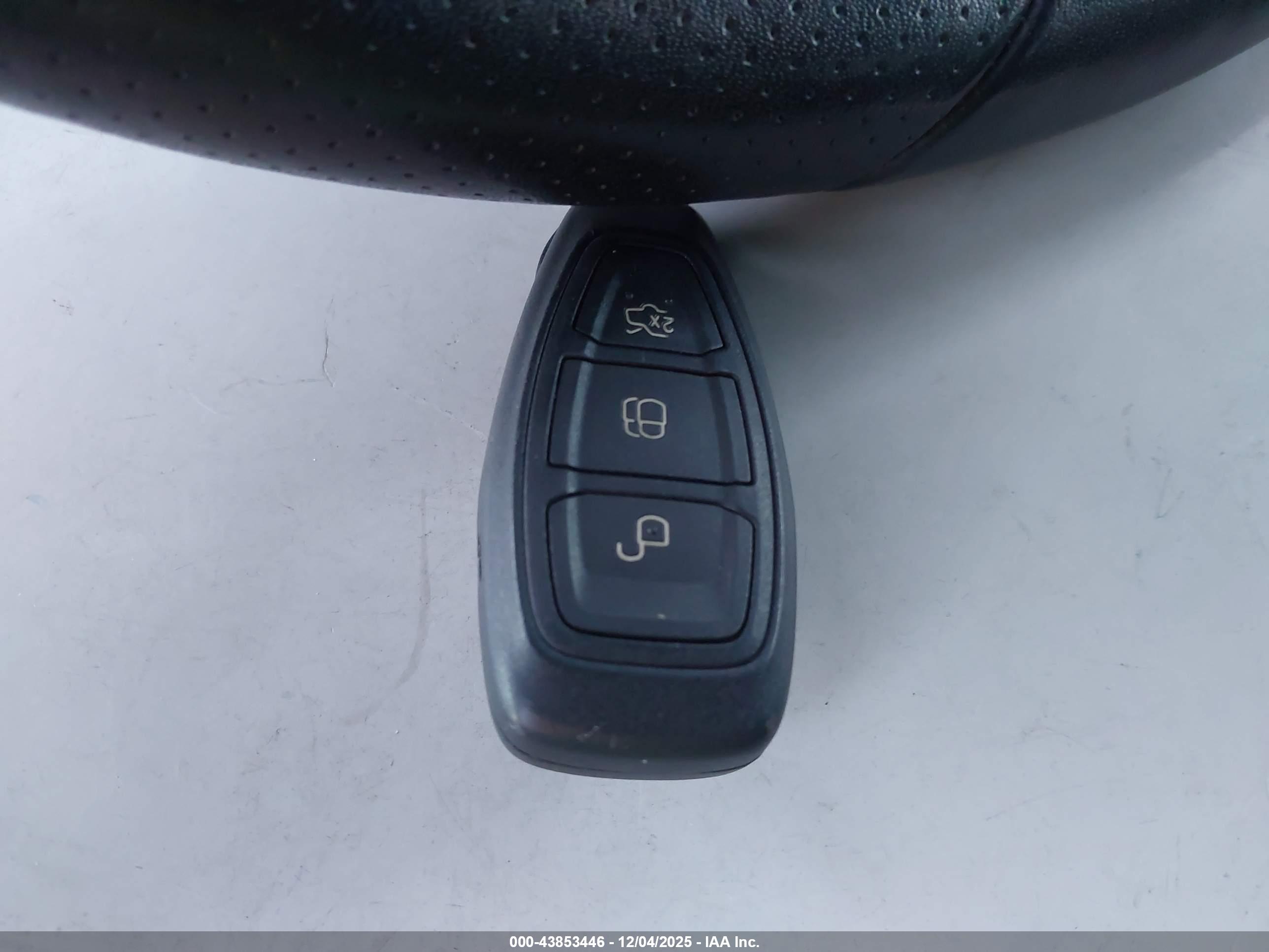 FORD FOCUS image 11