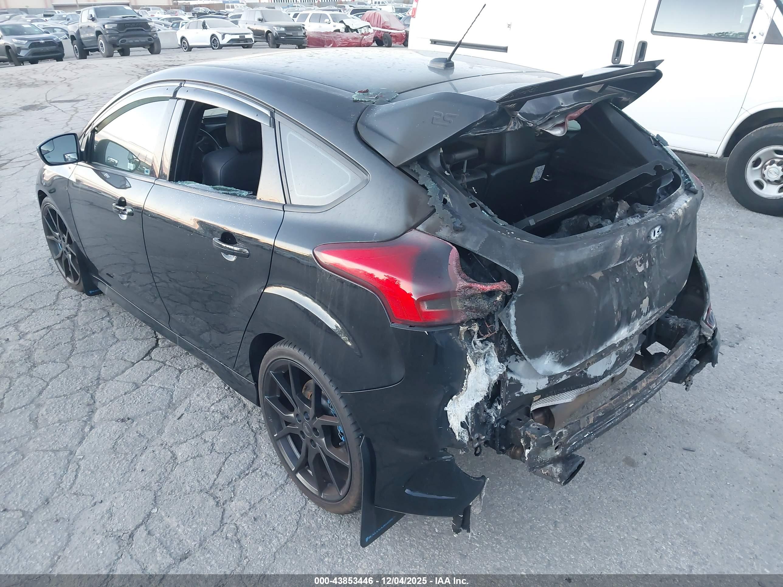 FORD FOCUS image 3