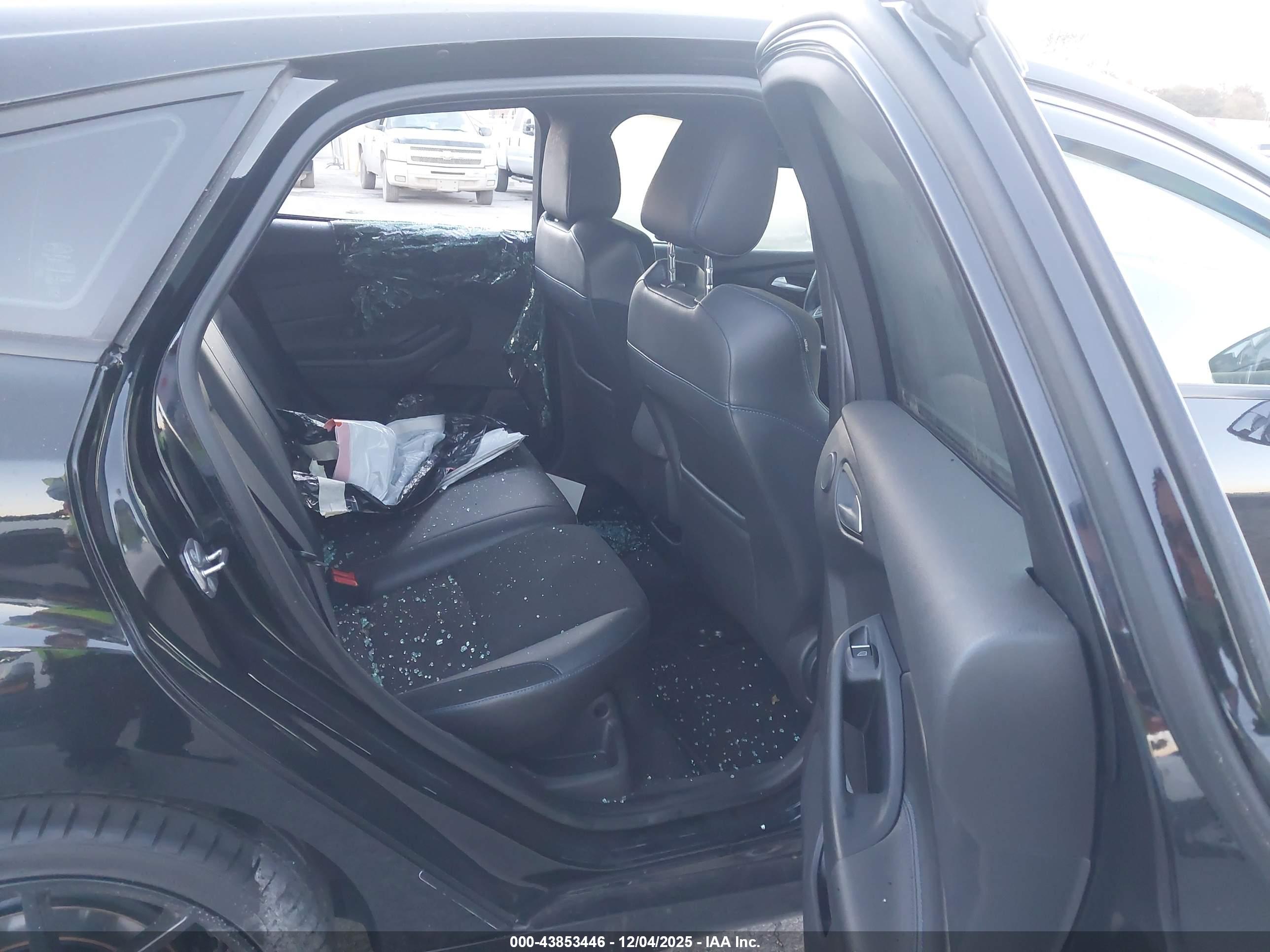 FORD FOCUS image 8