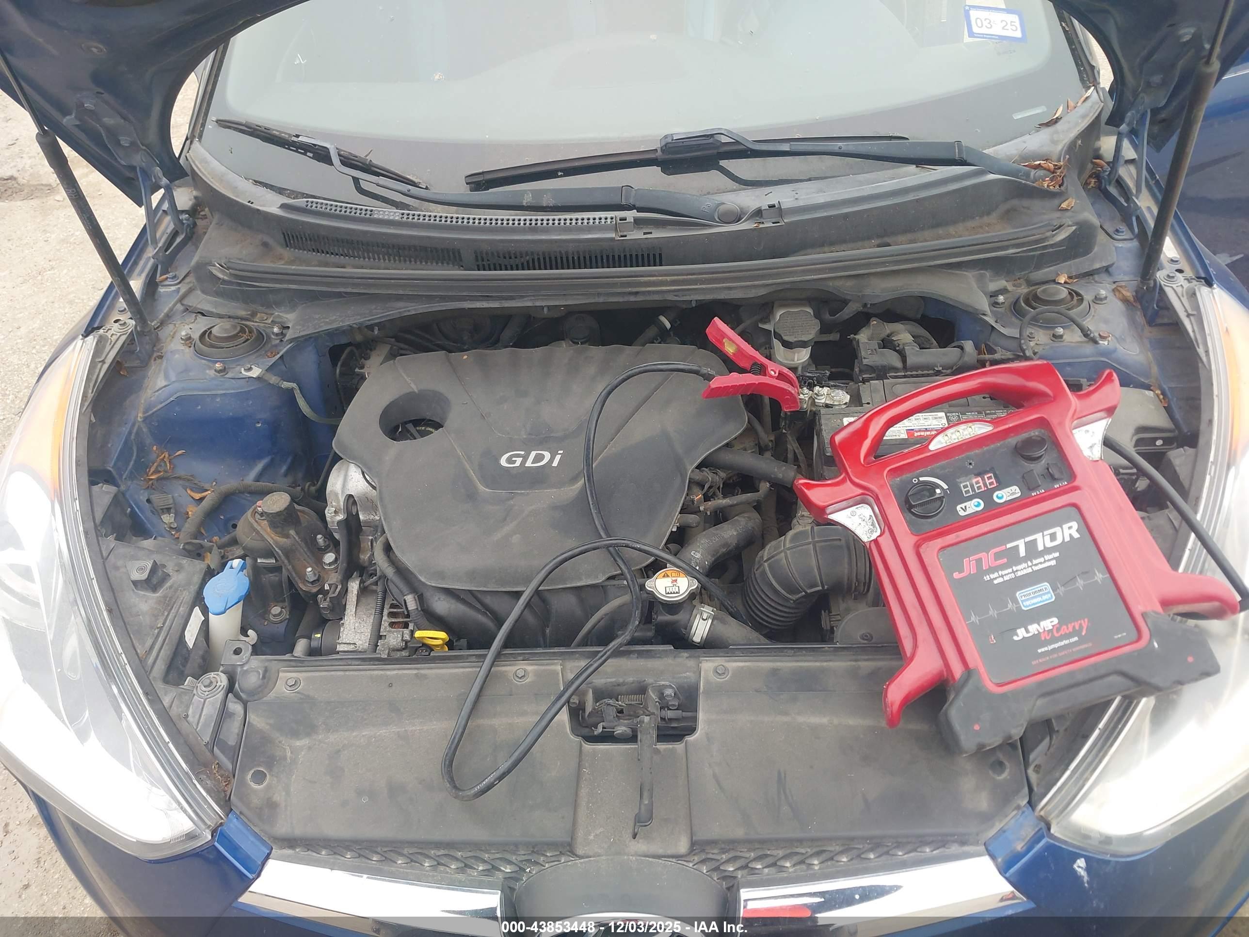 HYUNDAI VELOSTER image 10