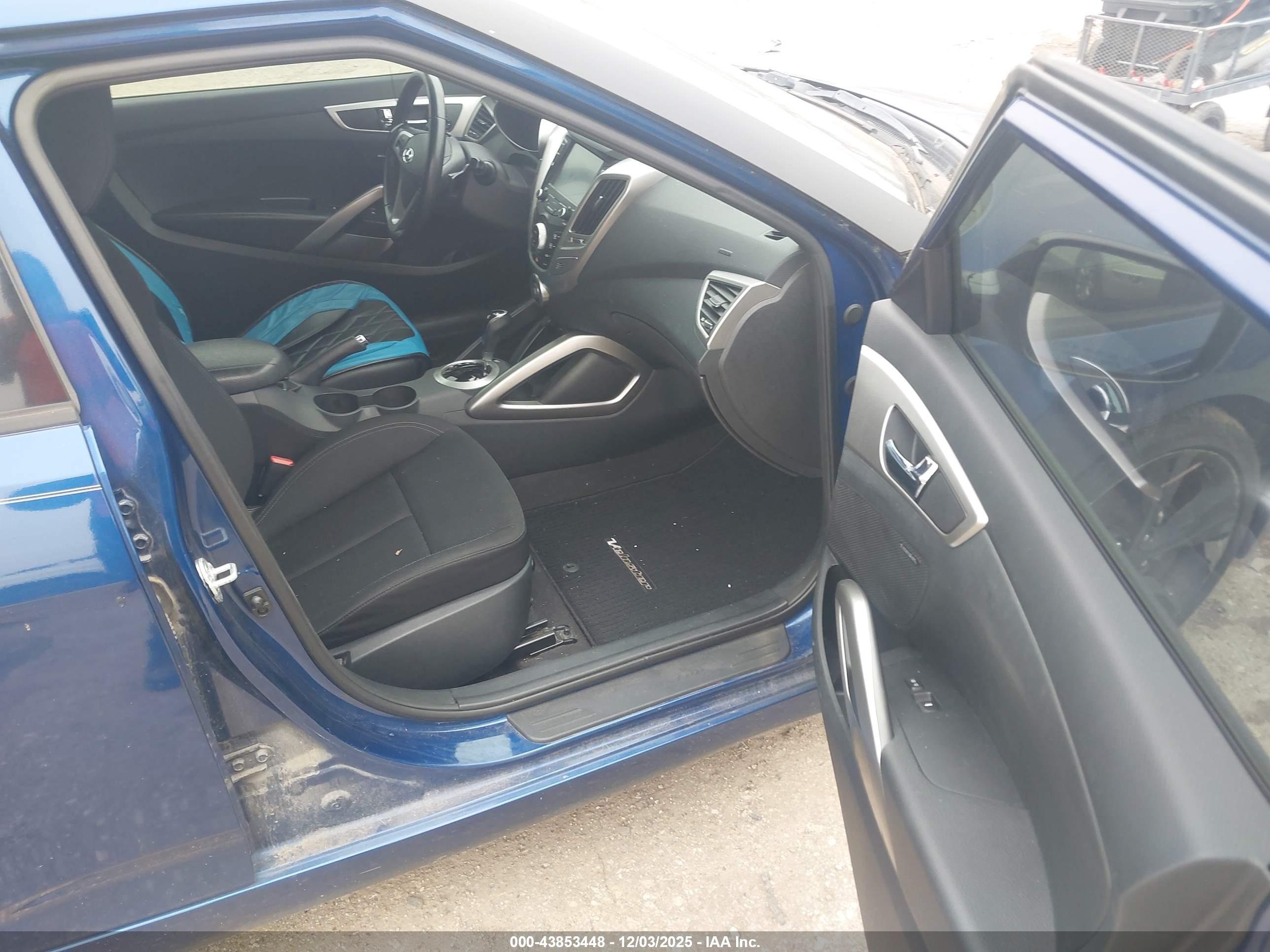 HYUNDAI VELOSTER image 5