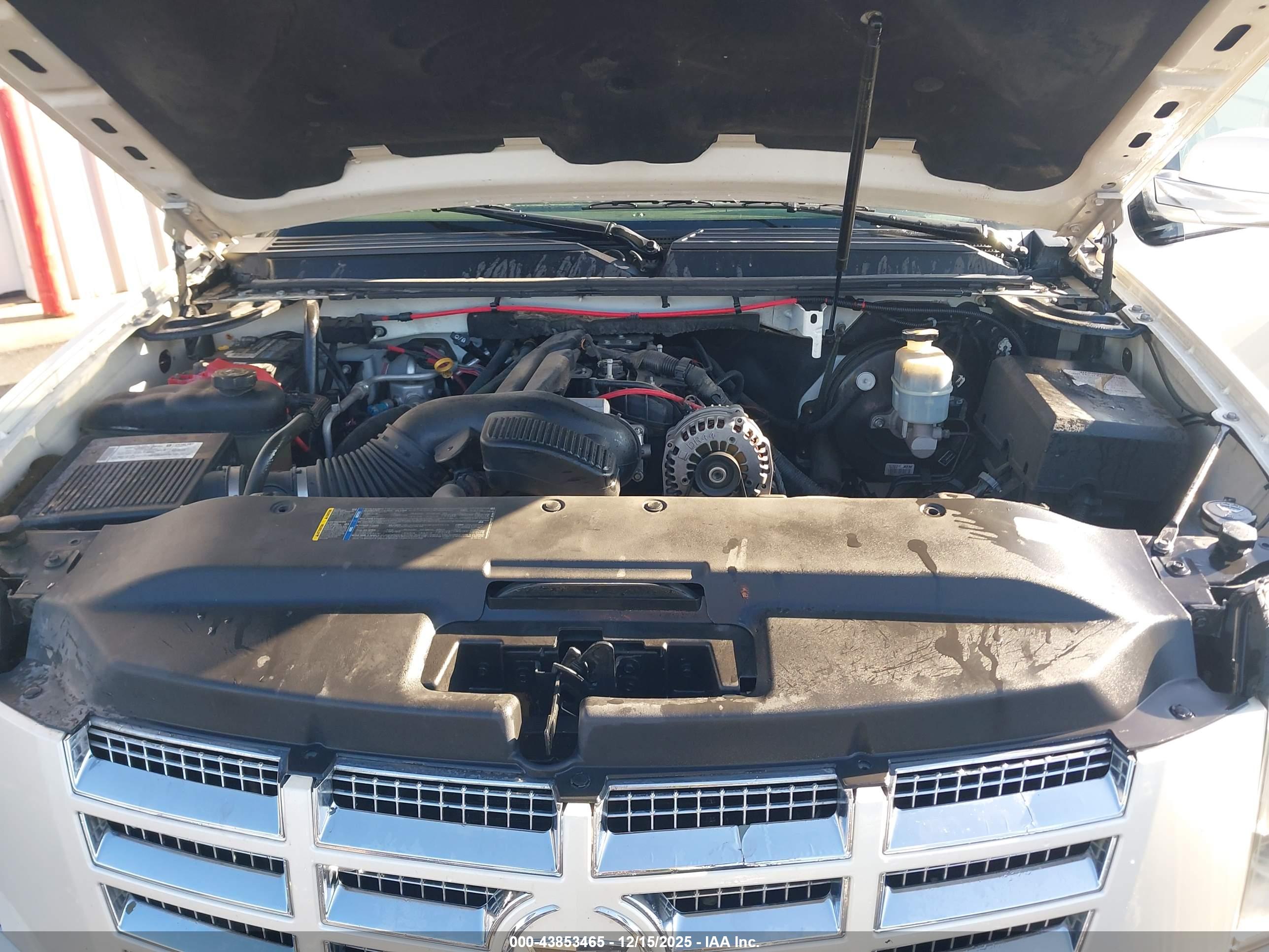CADILLAC ESCALADE image 10