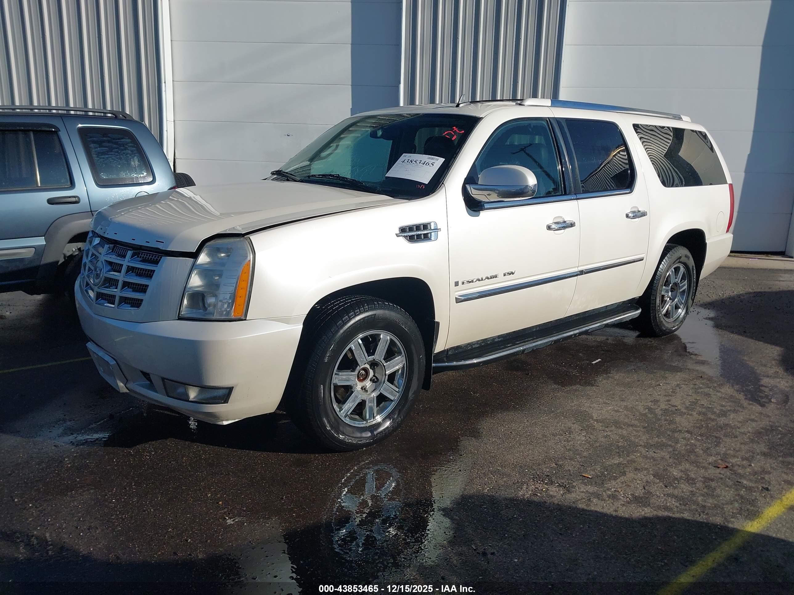 CADILLAC ESCALADE image 2