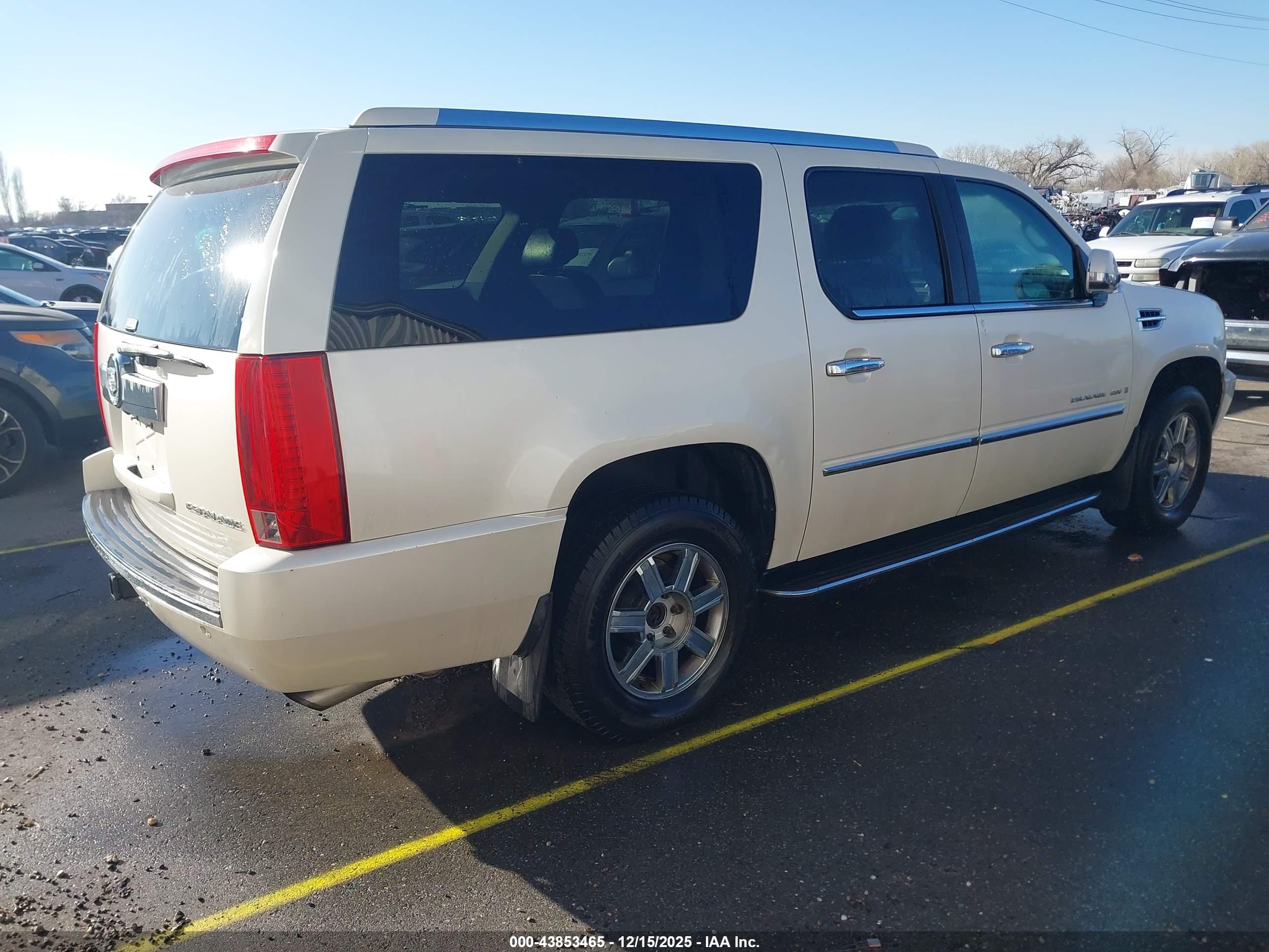 CADILLAC ESCALADE image 4