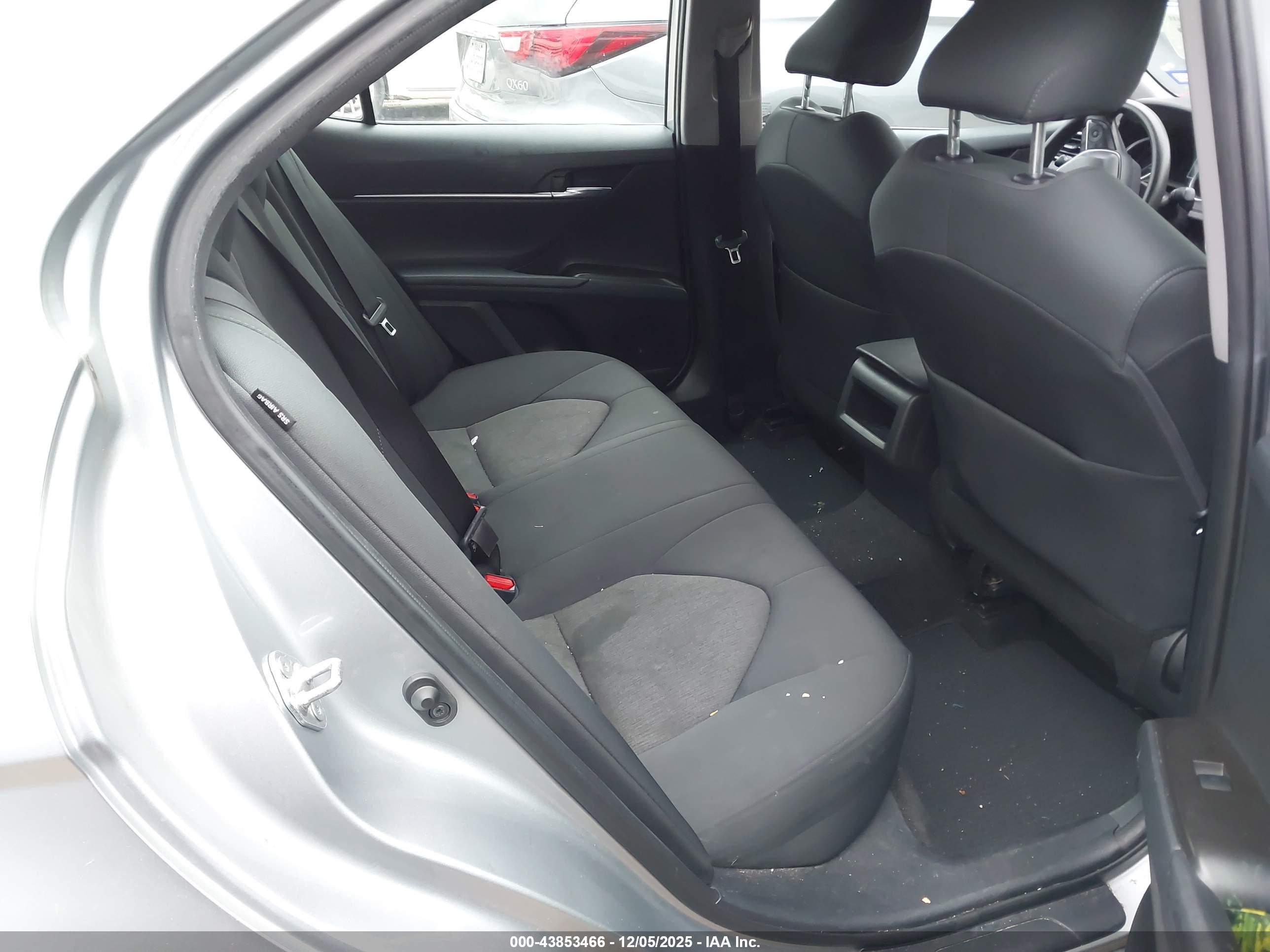 TOYOTA CAMRY image 8