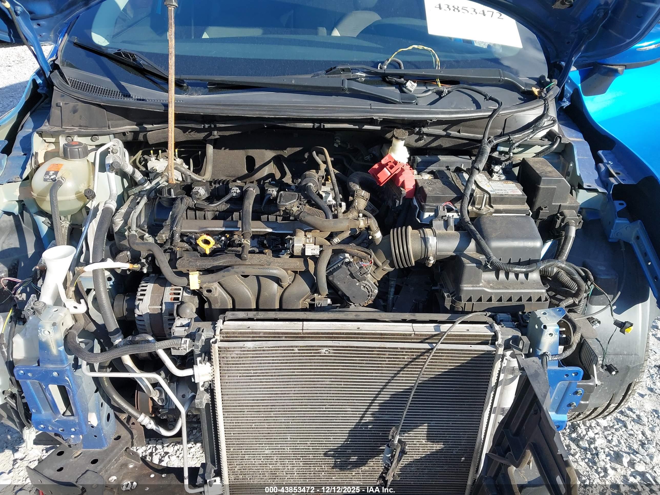 NISSAN VERSA image 10